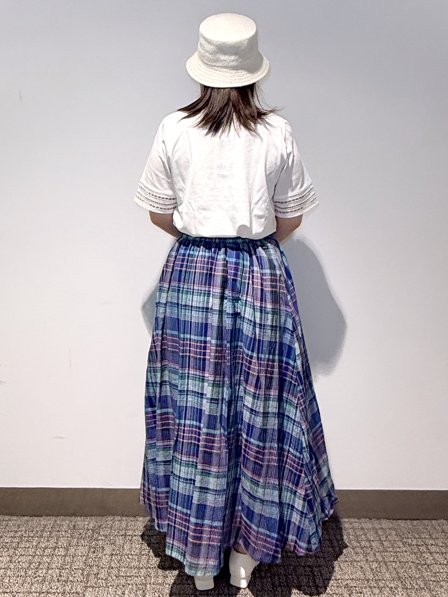 みーさんの「grove｜【二の腕カバー/UV】袖口透かし刺繍Tシャツ」を使ったコーディネート