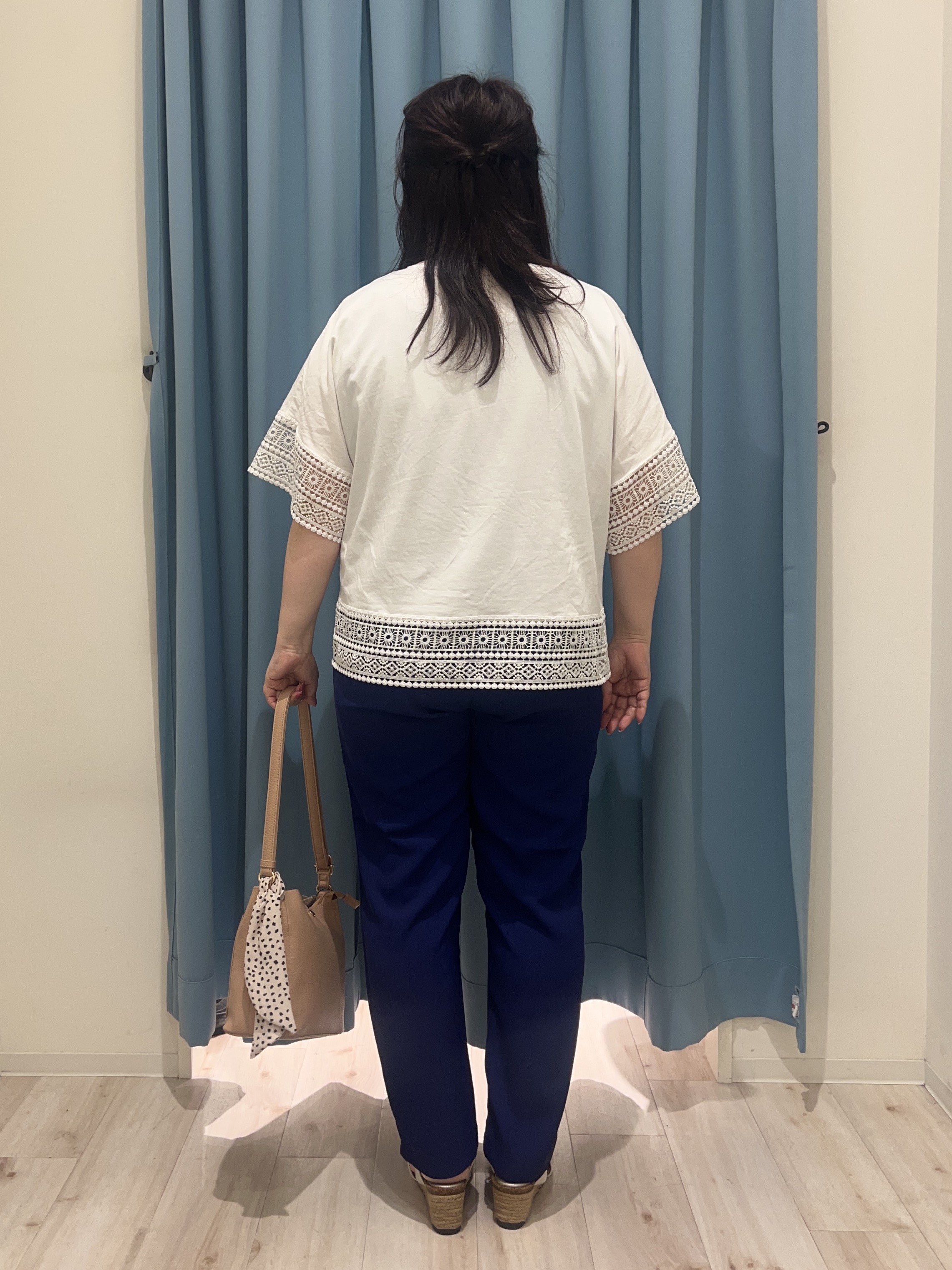 くーさんの「SHOO･LA･RUE｜【洗濯機可/体型カバー/S-LL】レース使いがポイント デザインTシャツ」を使ったコーディネート