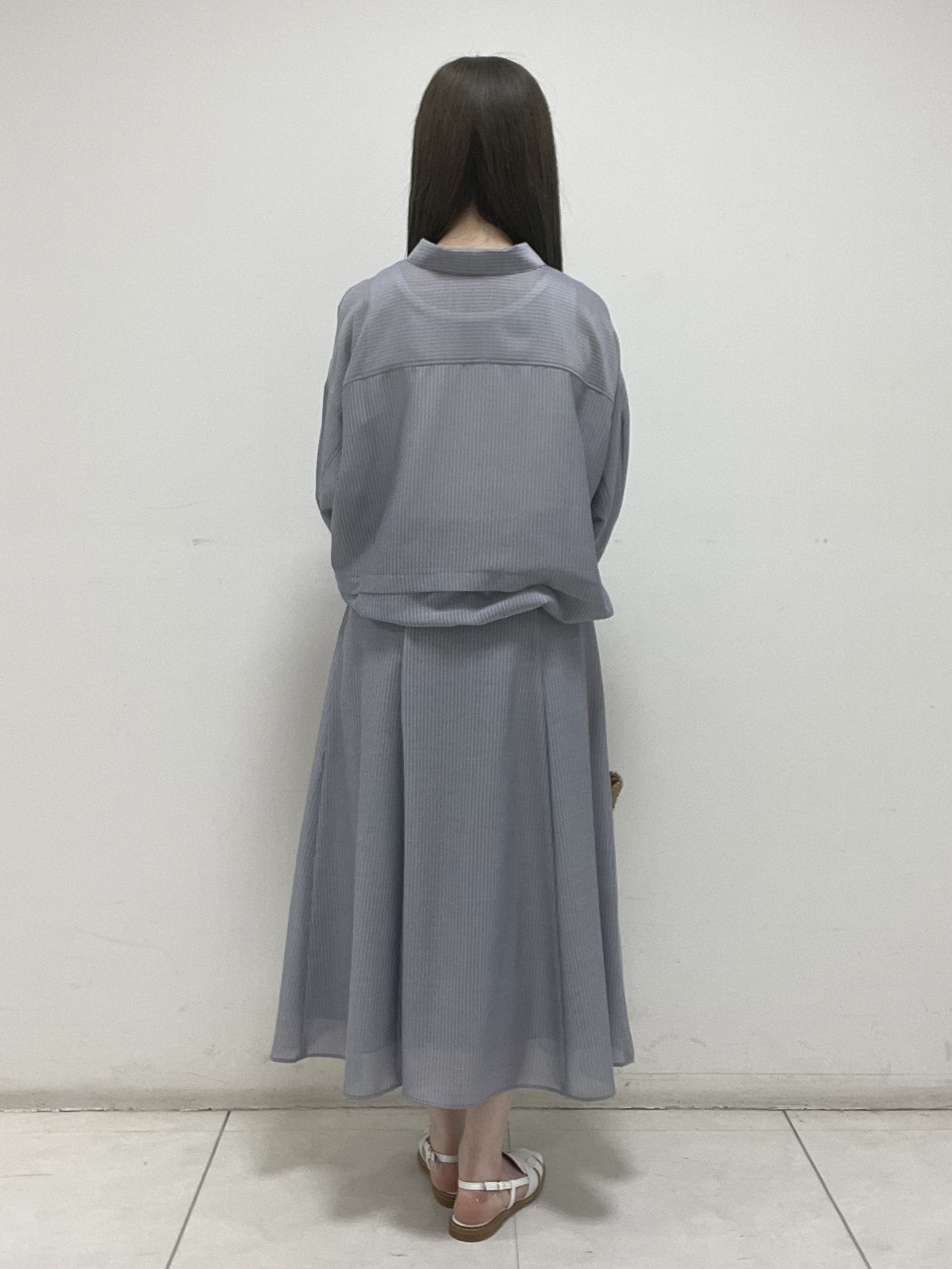 mさんの「INDIVI｜【接触冷感／洗える／2WAY】ドロスト付 シアーシャンブレーシャツ」を使ったコーディネート