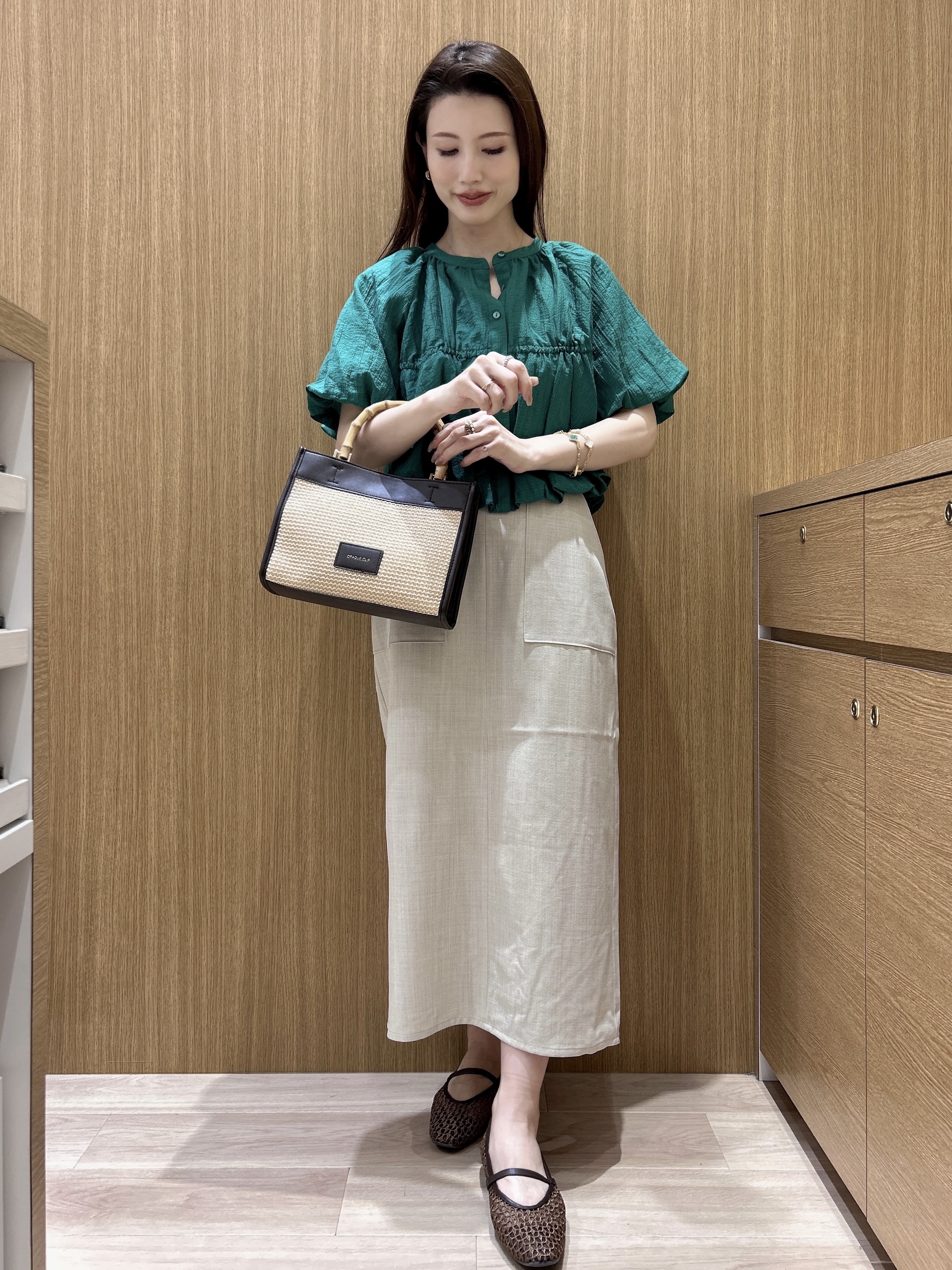 maiさんの「OPAQUE.CLIP｜バルーンデザインブラウス【洗濯機OK】」を使ったコーディネート