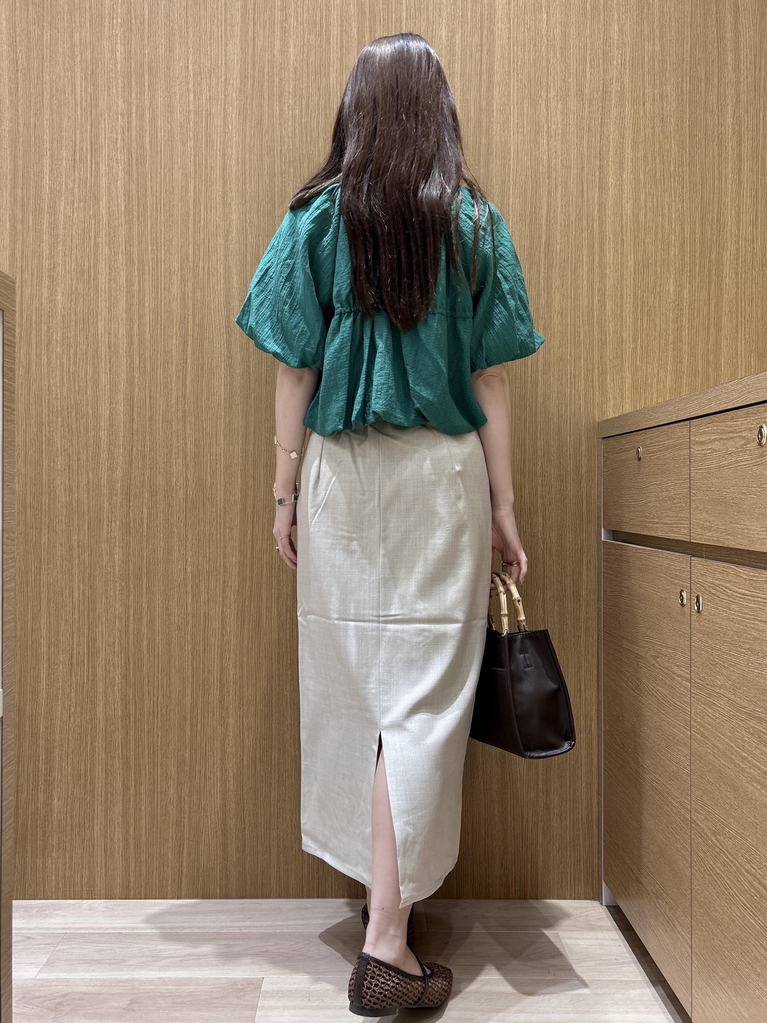 maiさんの「OPAQUE.CLIP｜バルーンデザインブラウス【洗濯機OK】」を使ったコーディネート