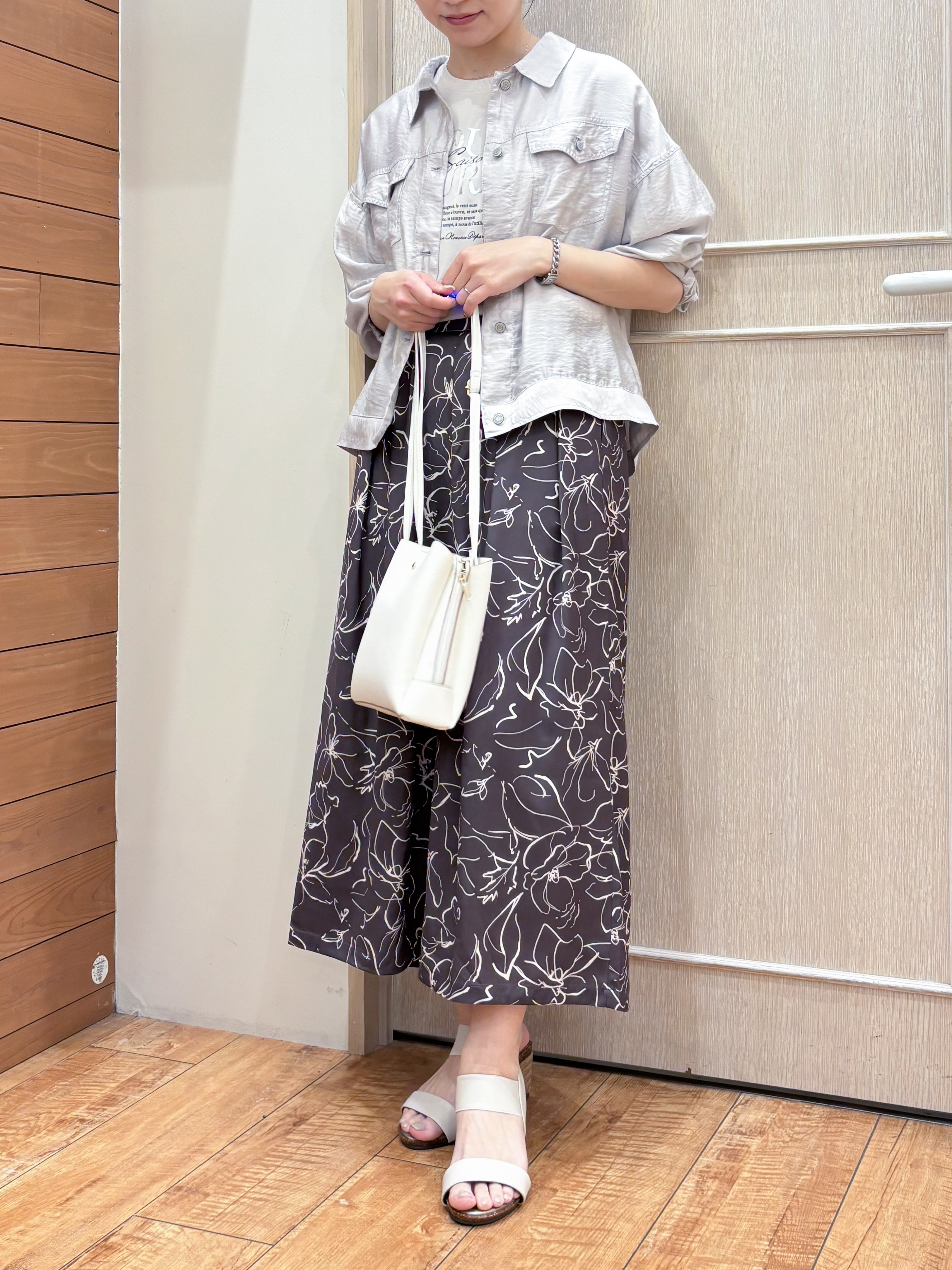 なみさんの「SHOO･LA･RUE｜【洗濯機可/S-LL】Gジャン風シアーシャツジャケット」を使ったコーディネート