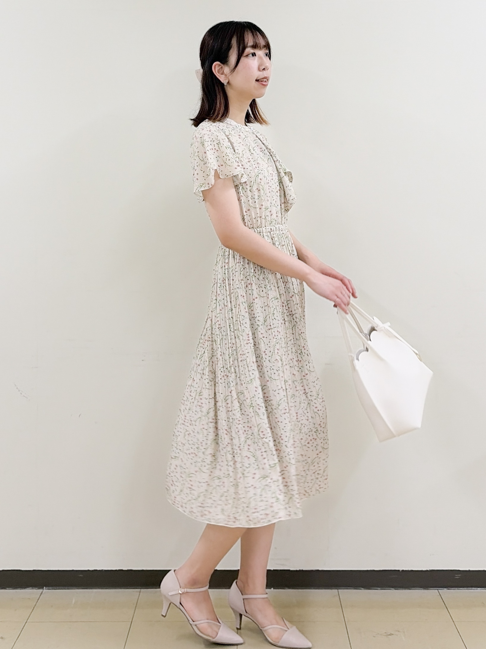 yurinaさんの「index｜◆【日比谷花壇コラボ】ラッフルタイプリーツワンピース【防シワ/洗濯機OK】」を使ったコーディネート