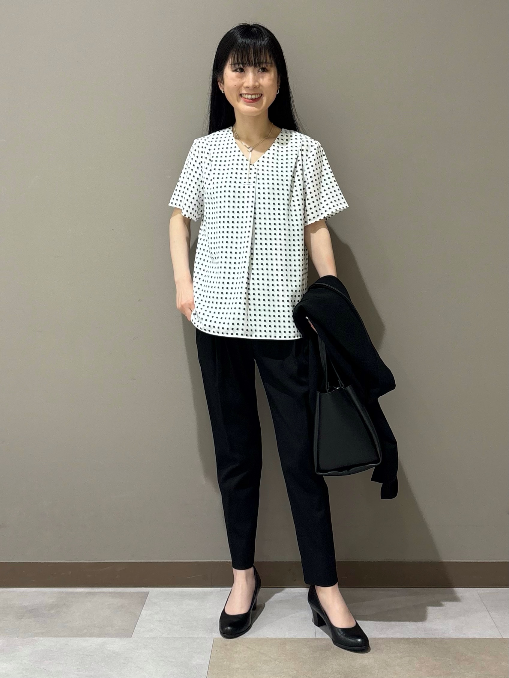 KEIKOさんの「INDIVI｜【洗える／アンサンブル可能】シアーストライプカーディガン」を使ったコーディネート