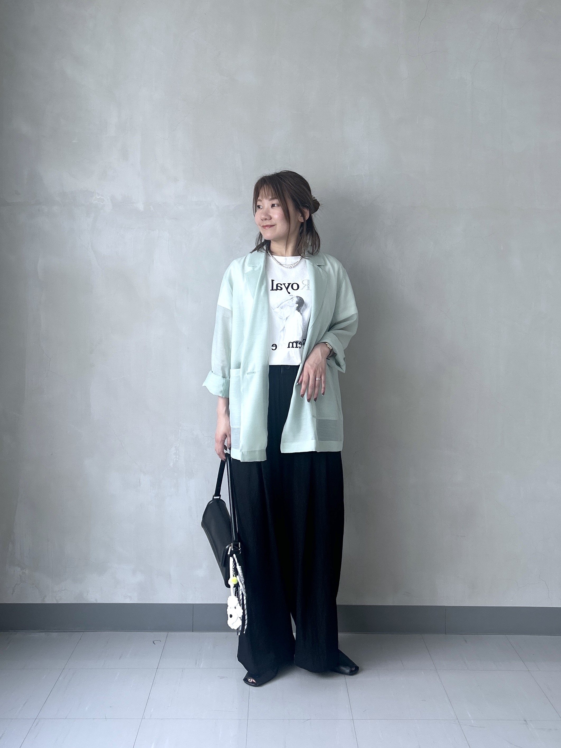 takaさんの「INDIVI｜【接触冷感/通気性】シアーシャツジャケット」を使ったコーディネート