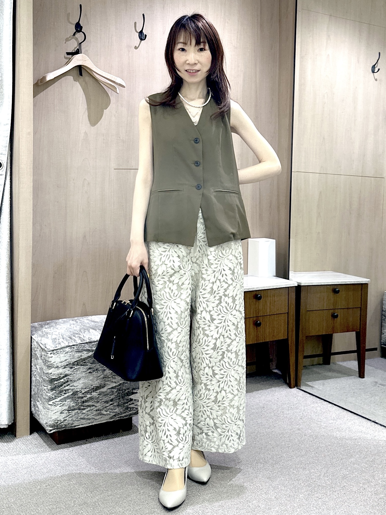 Miwaさんの「UNTITLED｜◆【セットアップ可/接触冷感/通気性】ドライシアーVネックジレ」を使ったコーディネート