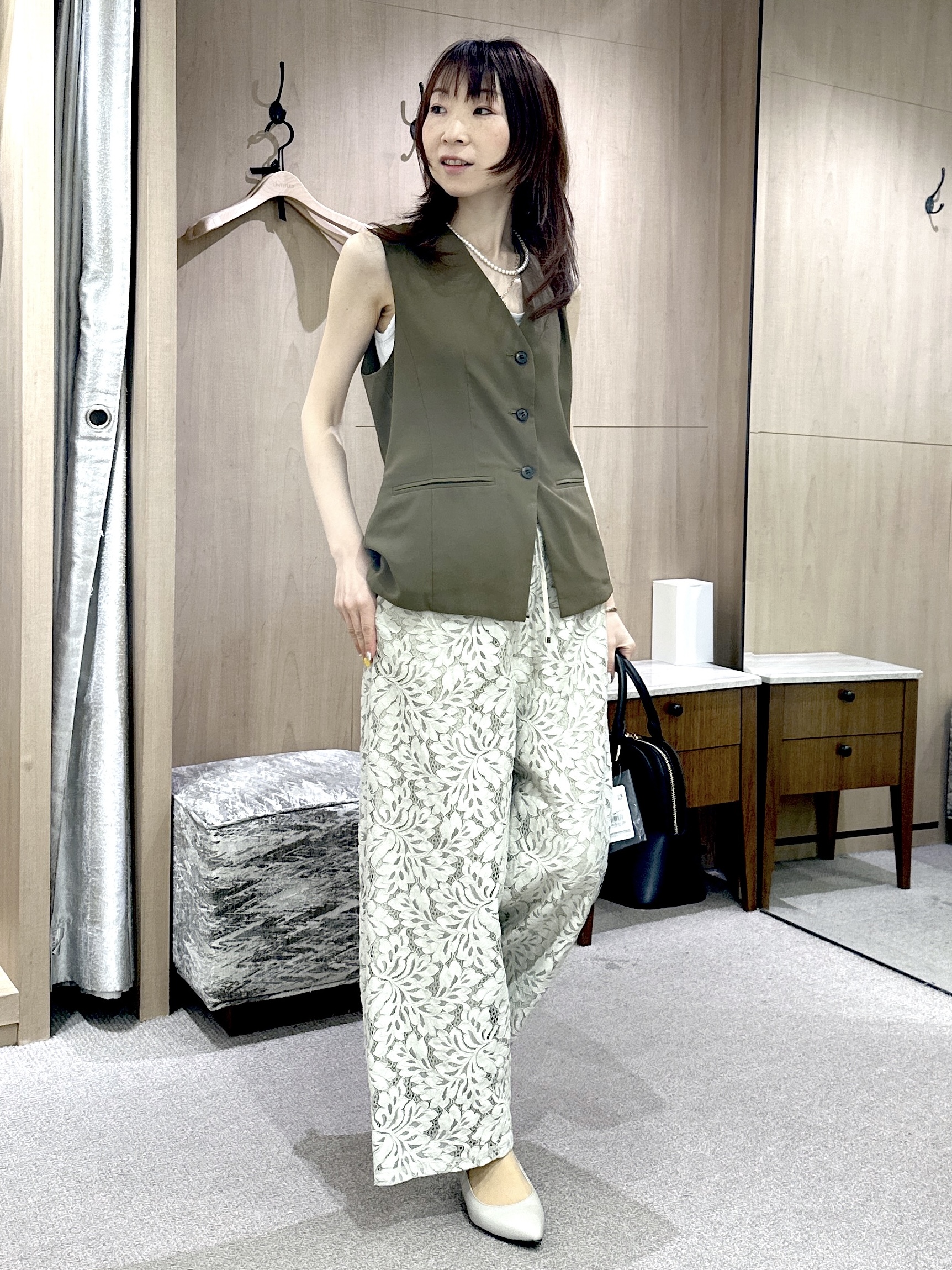 Miwaさんの「UNTITLED｜◆【セットアップ可/接触冷感/通気性】ドライシアーVネックジレ」を使ったコーディネート