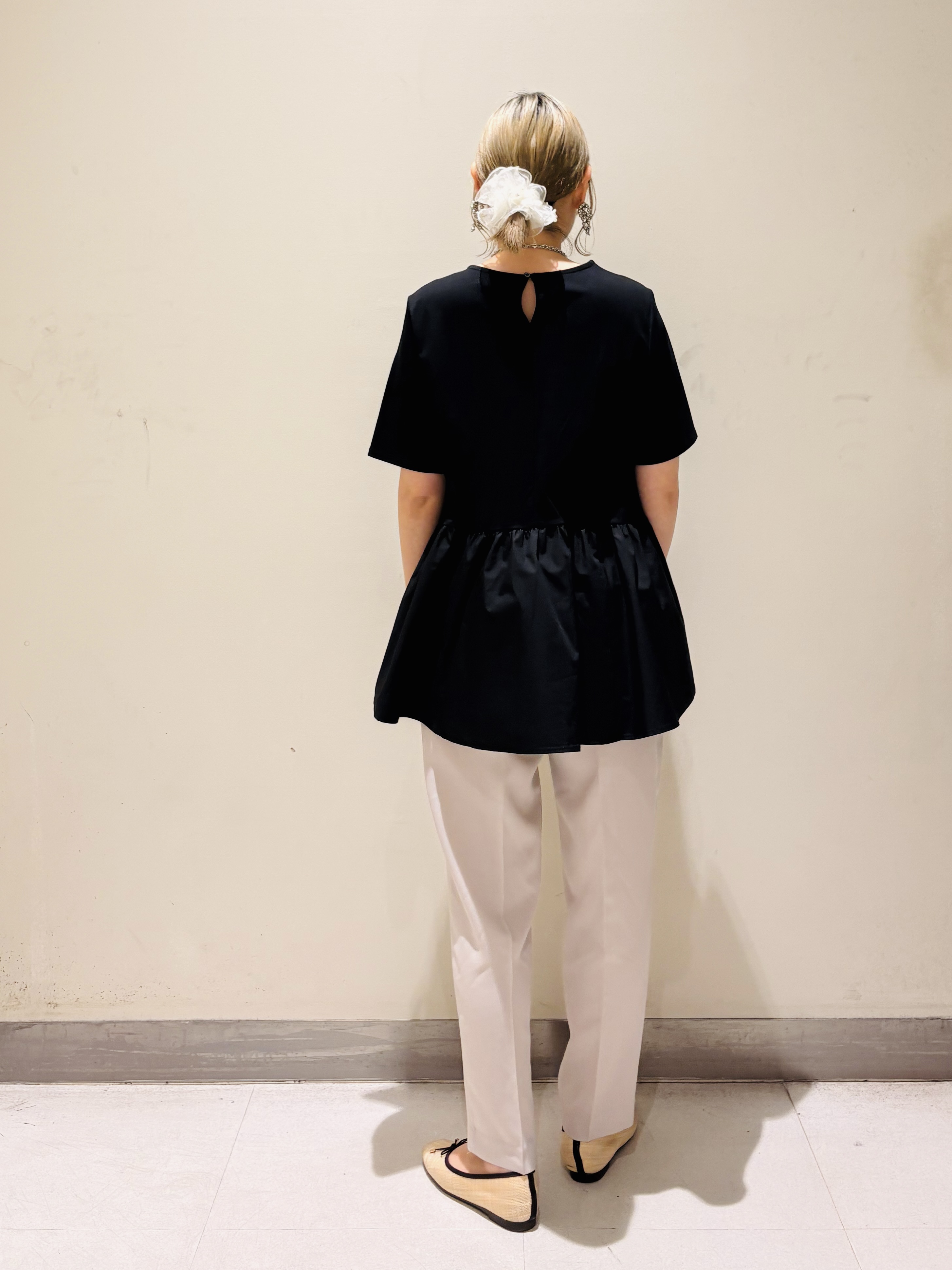 みきちぃさんの「OPAQUE.CLIP｜ペプラムドッキングカットソー【洗濯機OK】」を使ったコーディネート