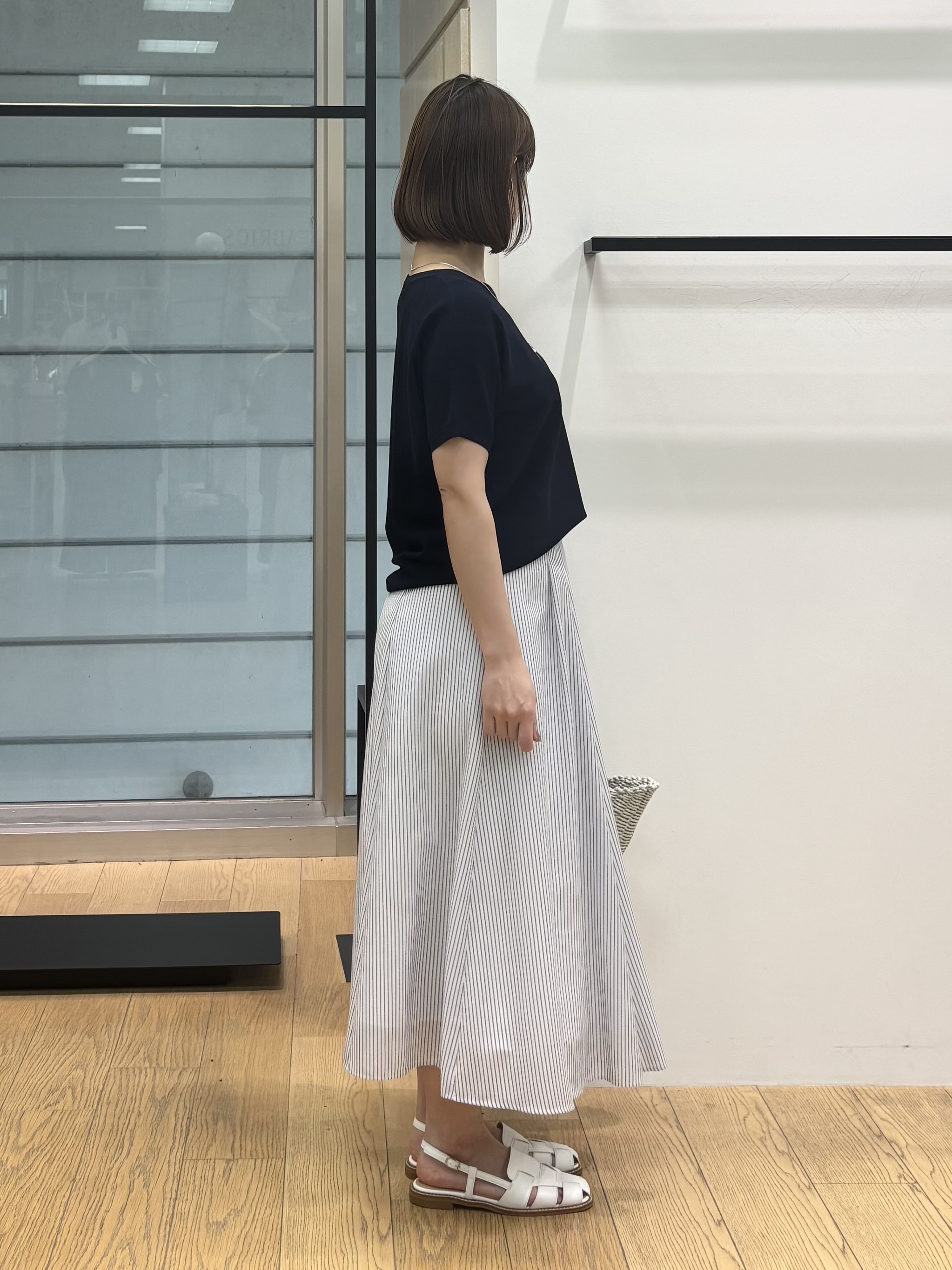 asamiさんの「INDIVI｜【洗える】ガーター編みVネックニットT」を使ったコーディネート
