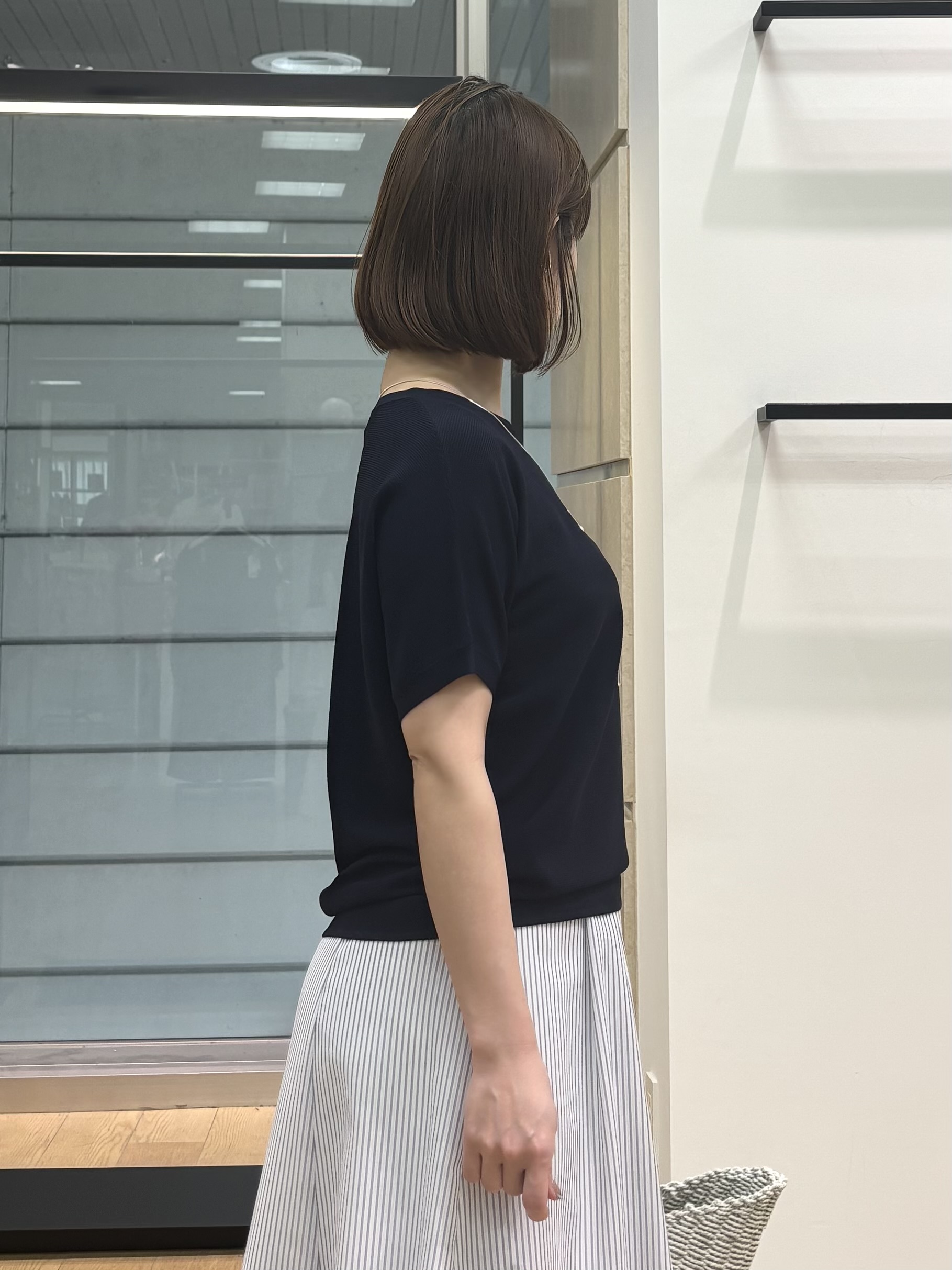 asamiさんの「INDIVI｜【洗える】ガーター編みVネックニットT」を使ったコーディネート