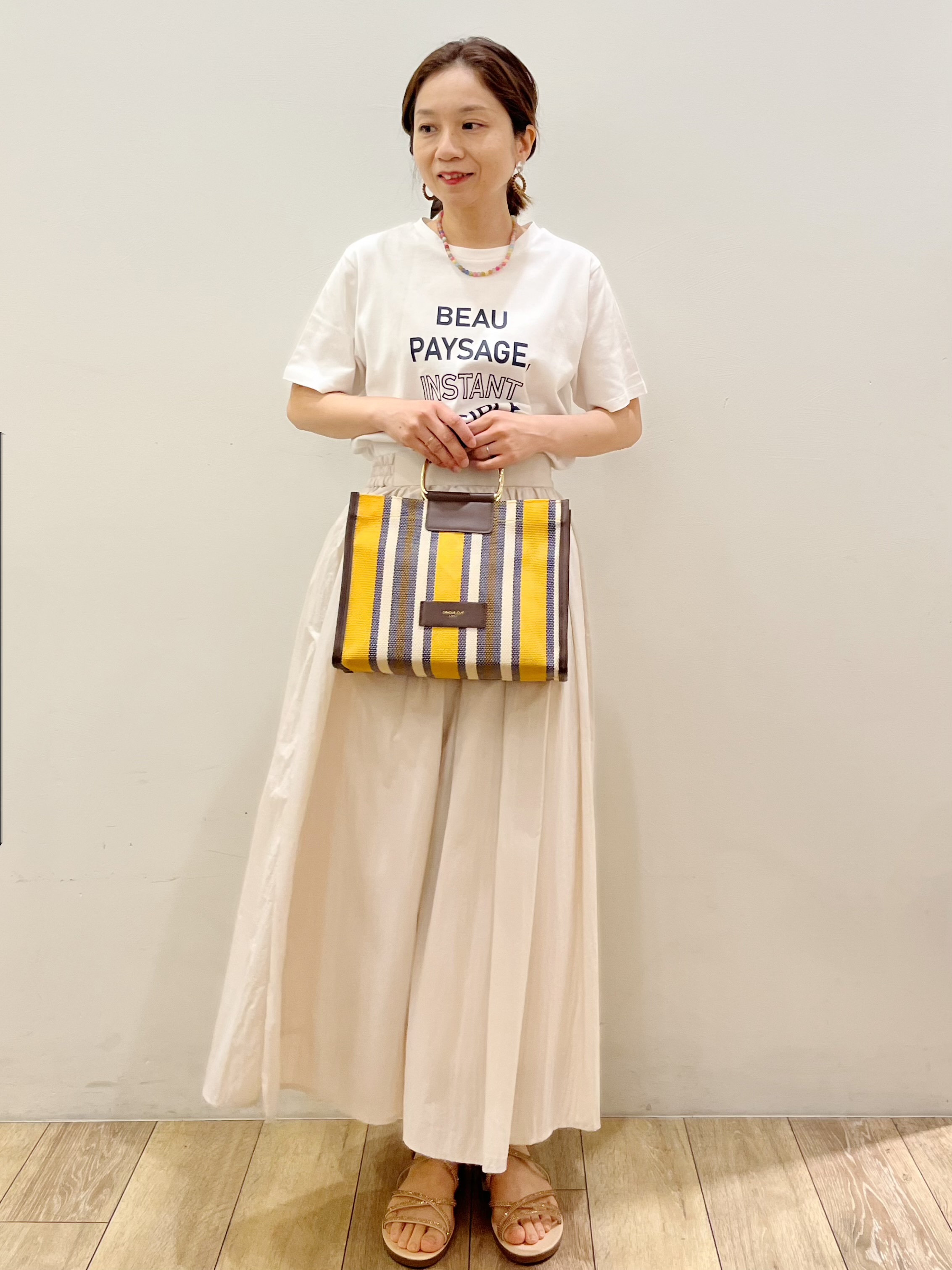 kcさんの「OPAQUE.CLIP｜ロゴプリント刺繍アソートTシャツ【洗濯機OK】」を使ったコーディネート