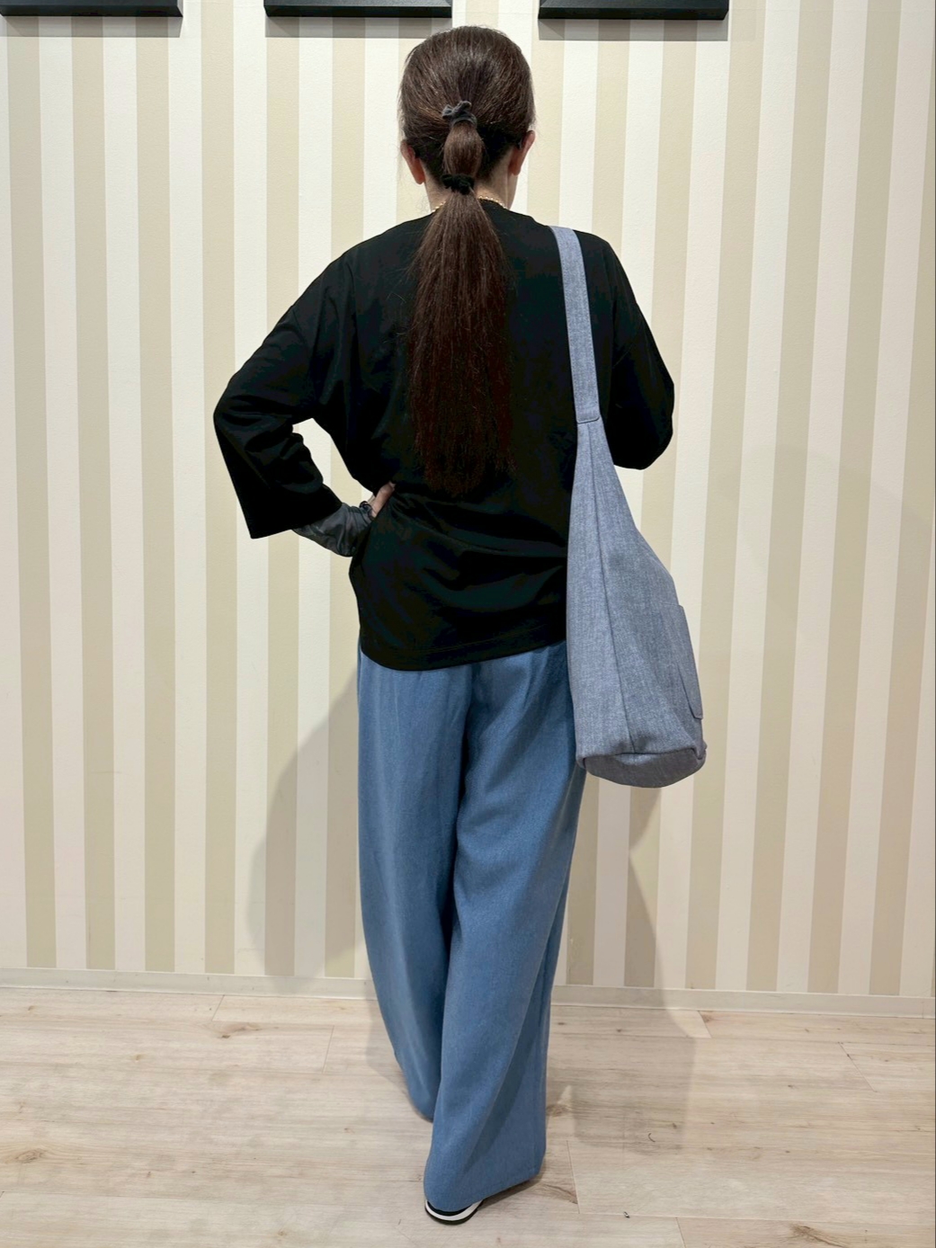 nonaさんの「SHOO･LA･RUE｜【UV/体型カバー】とろみフロントタック7分袖ゆるトップス」を使ったコーディネート