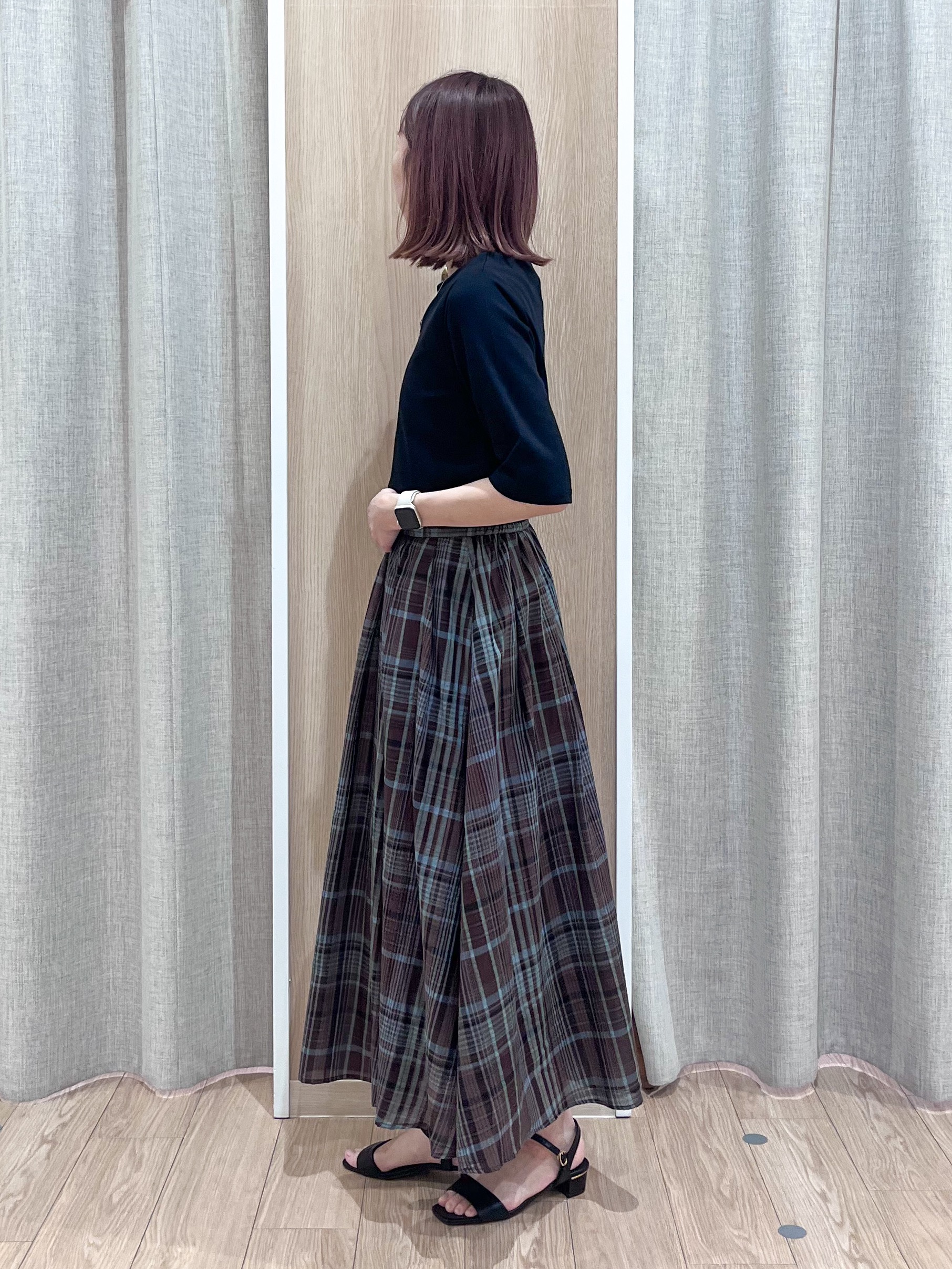 みーちゃんさんの「grove｜【二の腕カバー/すっきり見え・抗菌防臭/UVカット】きちんと素材のボートネックTシャツ」を使ったコーディネート