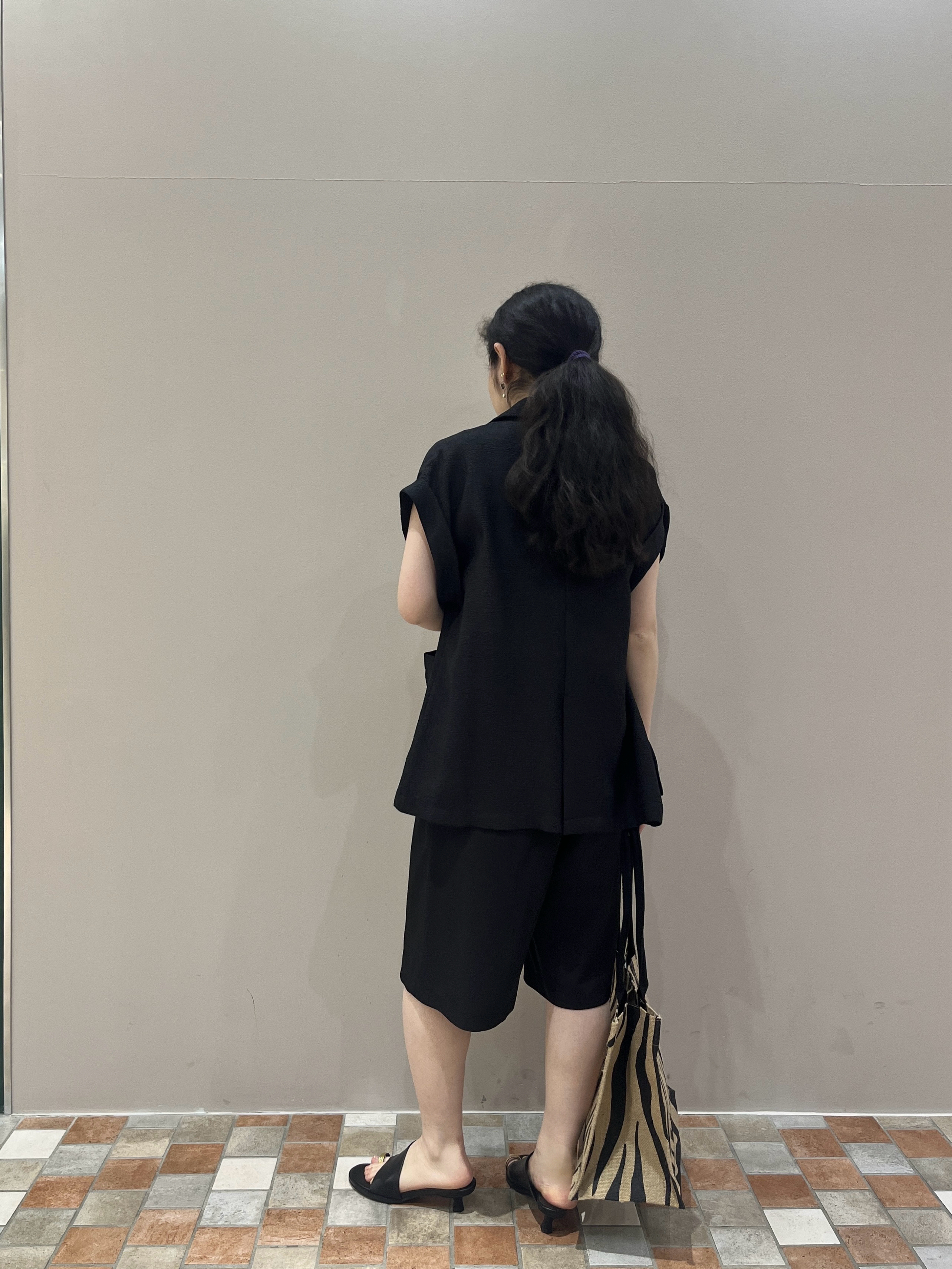 Uminoさんの「INDIVI｜ワッシャーシアー半袖ダブルジャケット」を使ったコーディネート