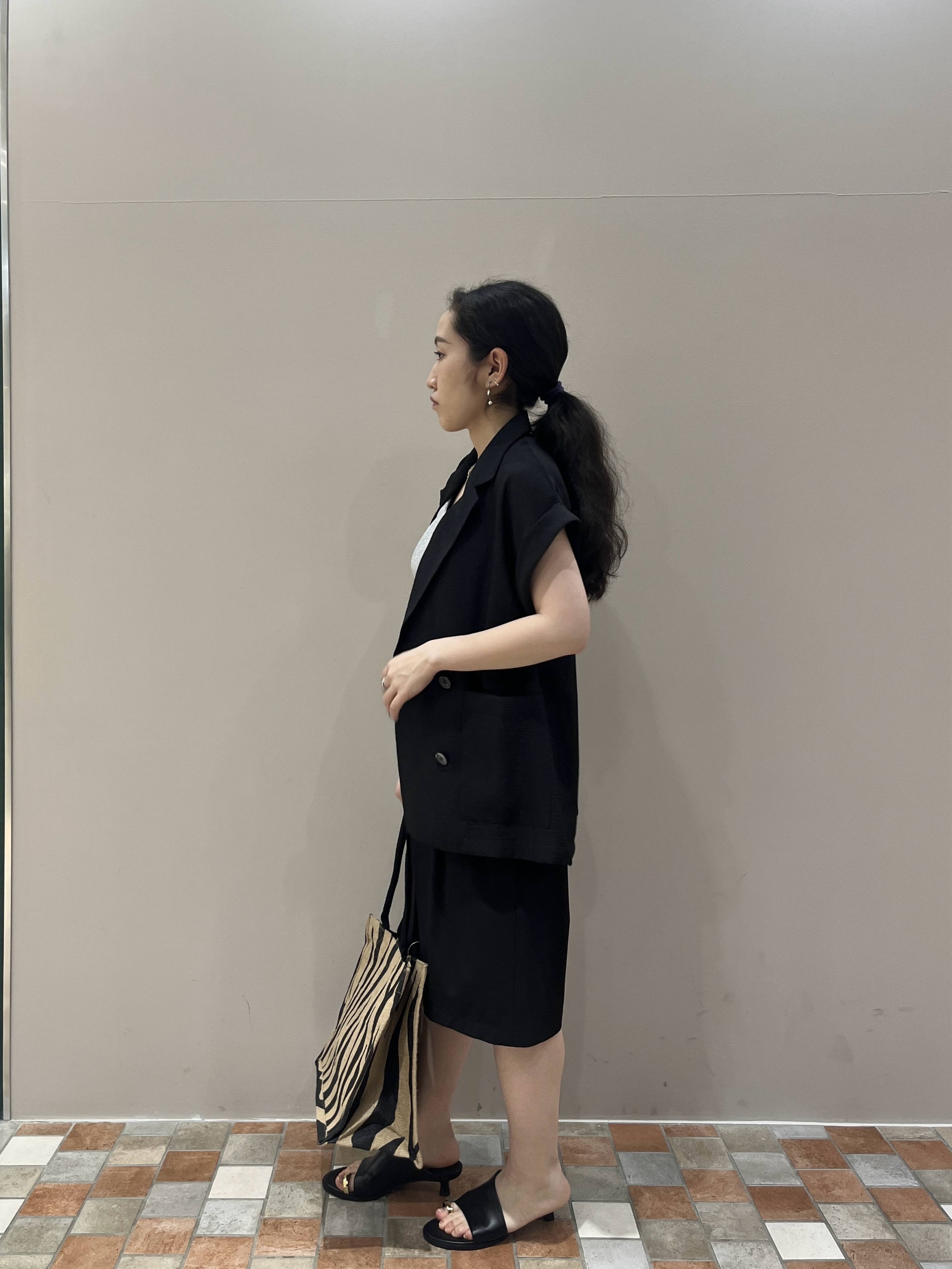 Uminoさんの「INDIVI｜ワッシャーシアー半袖ダブルジャケット」を使ったコーディネート