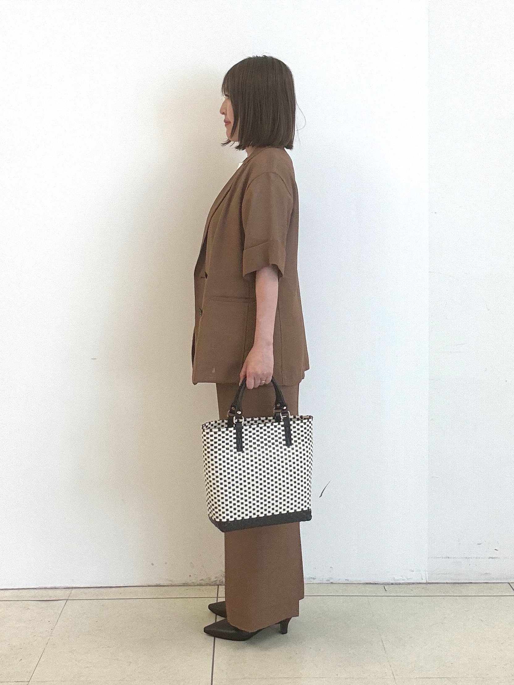 yoshiyaさんの「INDIVI｜【洗える／メッシュ素材／SETUP可能】ワイドパンツ」を使ったコーディネート