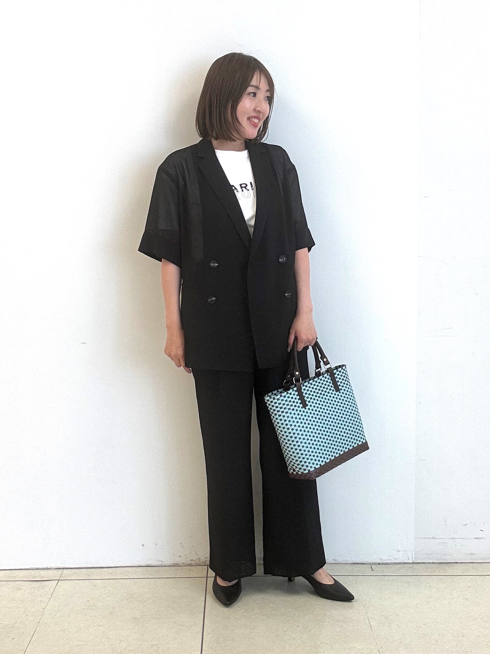 yoshiyaさんの「INDIVI｜【洗える／メッシュ素材／SETUP可能】半袖シアージャケット」を使ったコーディネート