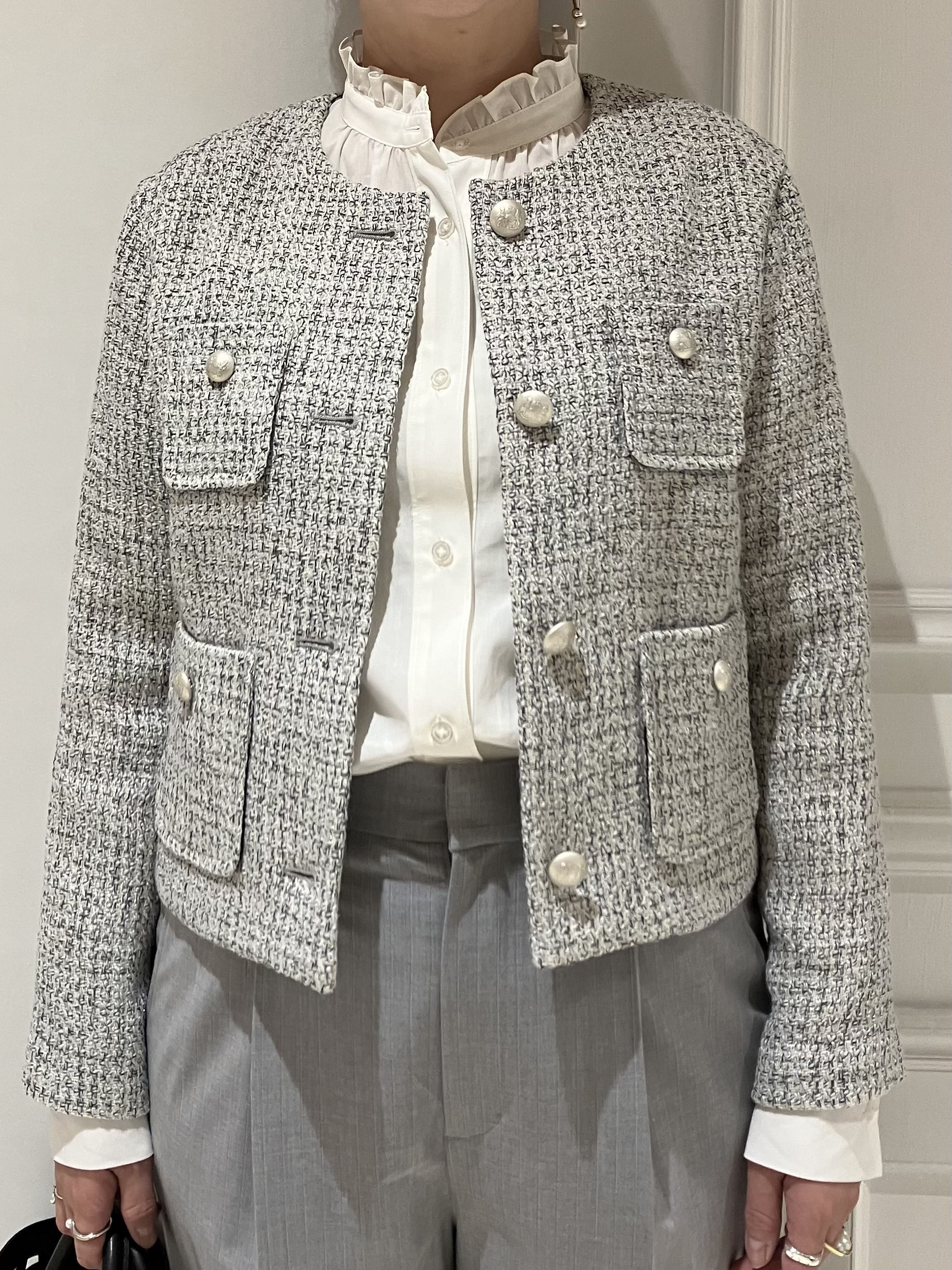 TAJIさんの「DRESSTERIOR｜【ウォッシャブル/通勤】スタンドフリル ブラウス」を使ったコーディネート