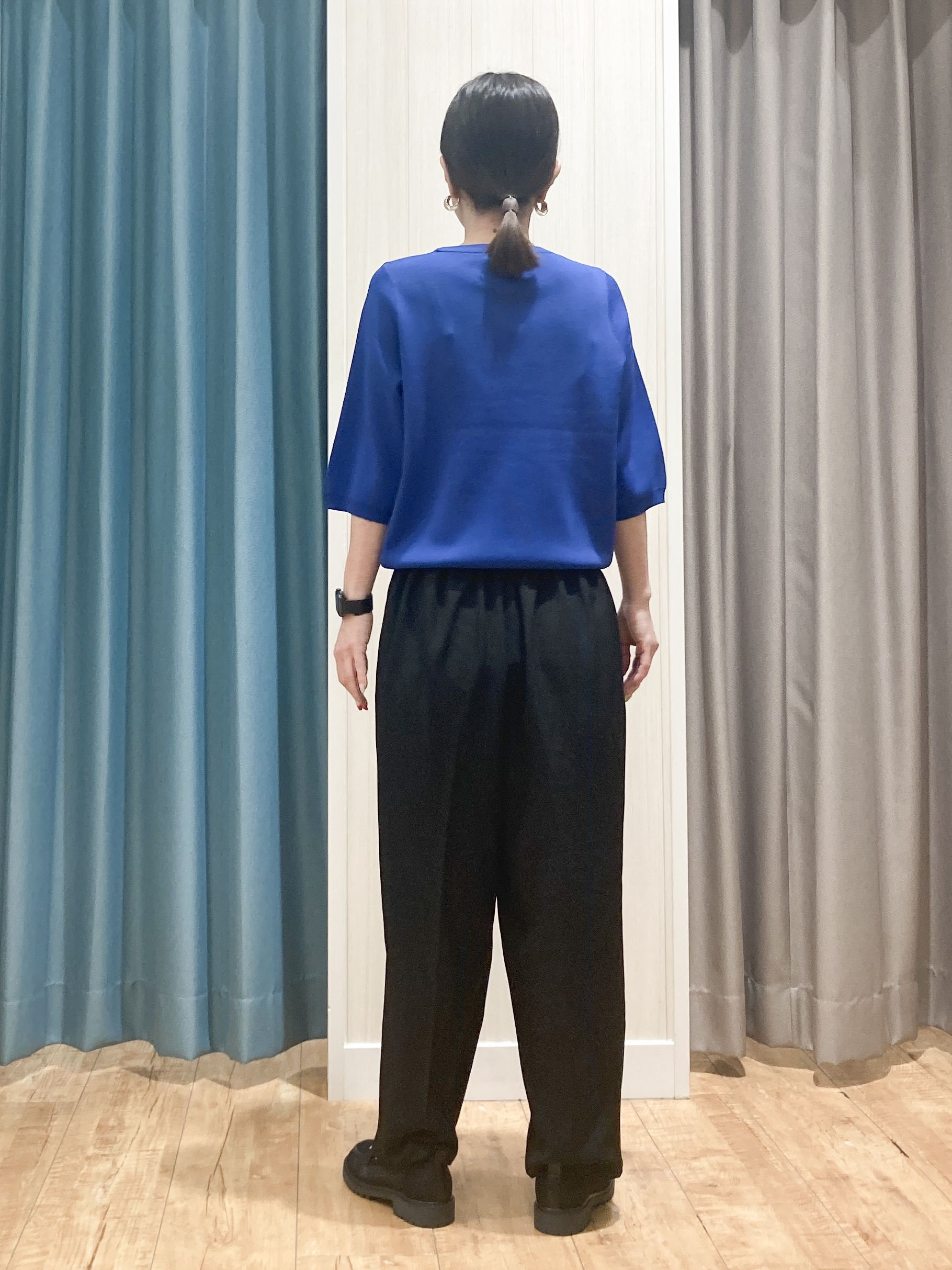 thさんの「SHOO･LA･RUE｜【毎日洗える/S-LL/UV】上半身すっきり 二の腕見せない5分袖ニット」を使ったコーディネート