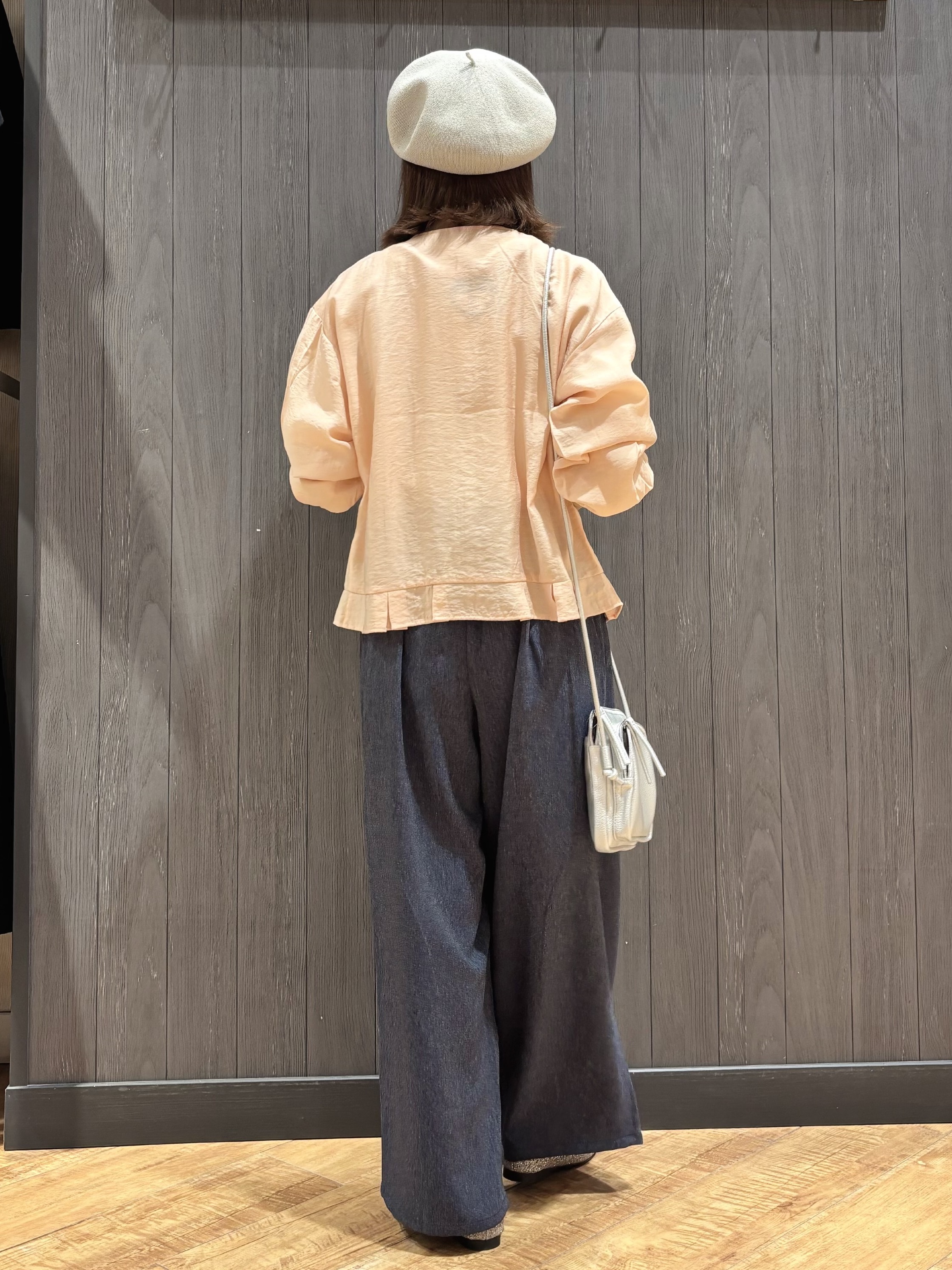 meiさんの「SHOO･LA･RUE｜【洗濯機可/UV/S-LL】程よい透け感 ノーカラーシアーブルゾン」を使ったコーディネート
