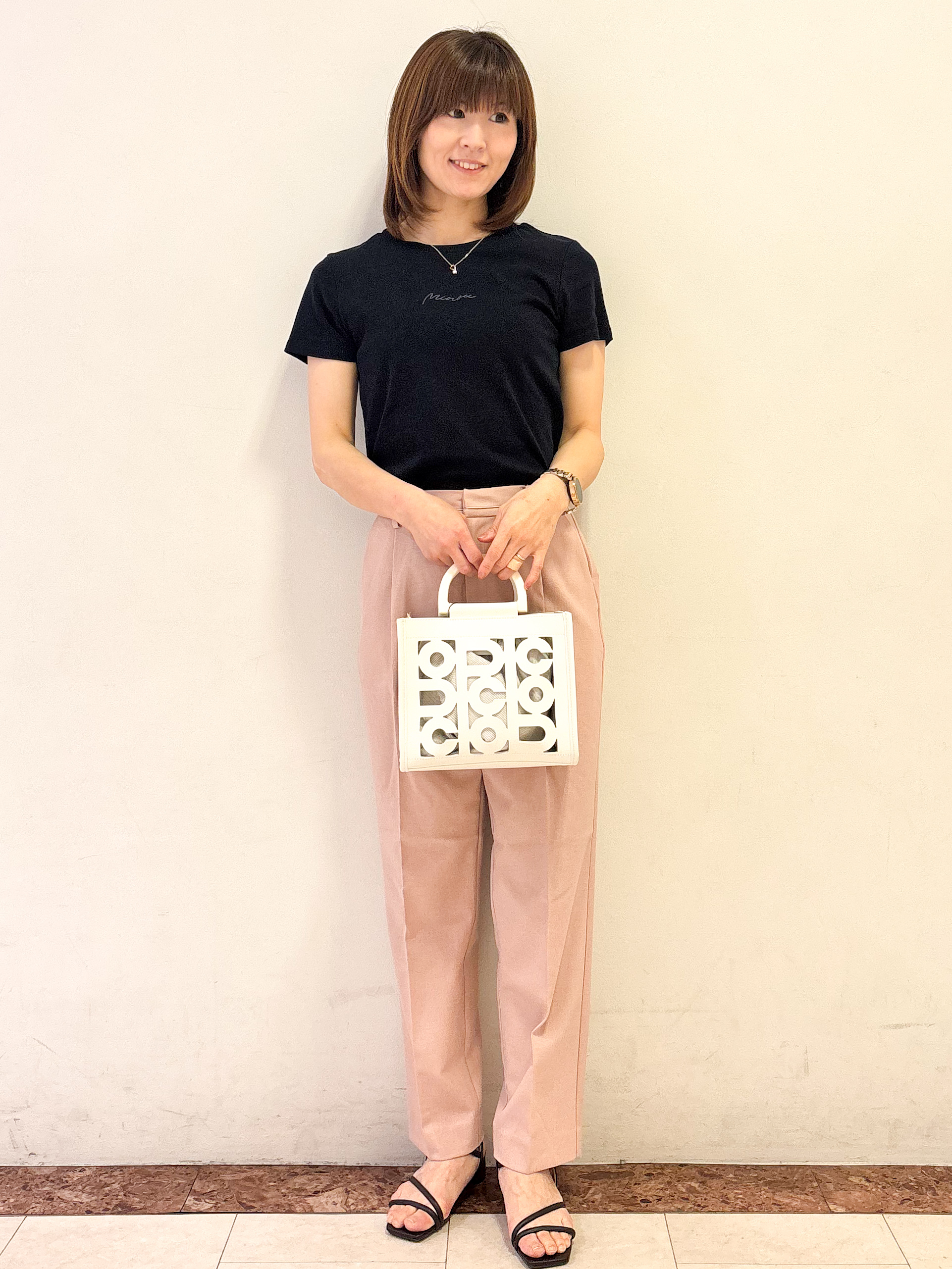 さいとうさんの「OPAQUE.CLIP｜【UVケア／接触冷感】フロントロゴ刺繍Tシャツ《洗濯機OK／S-3L／7col》」を使ったコーディネート