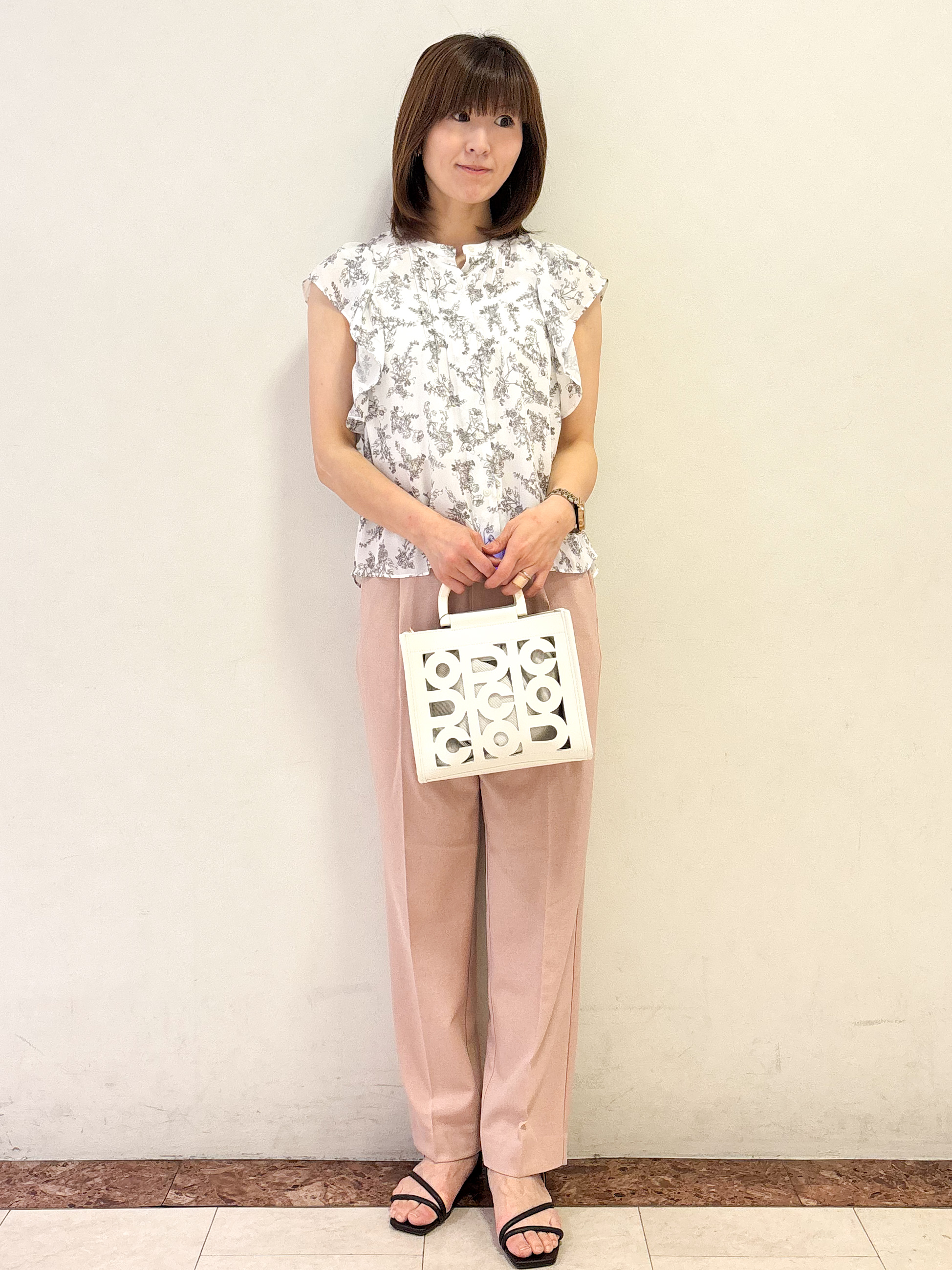 さいとうさんの「OPAQUE.CLIP｜【UVケア／接触冷感】フロントロゴ刺繍Tシャツ《洗濯機OK／S-3L／7col》」を使ったコーディネート