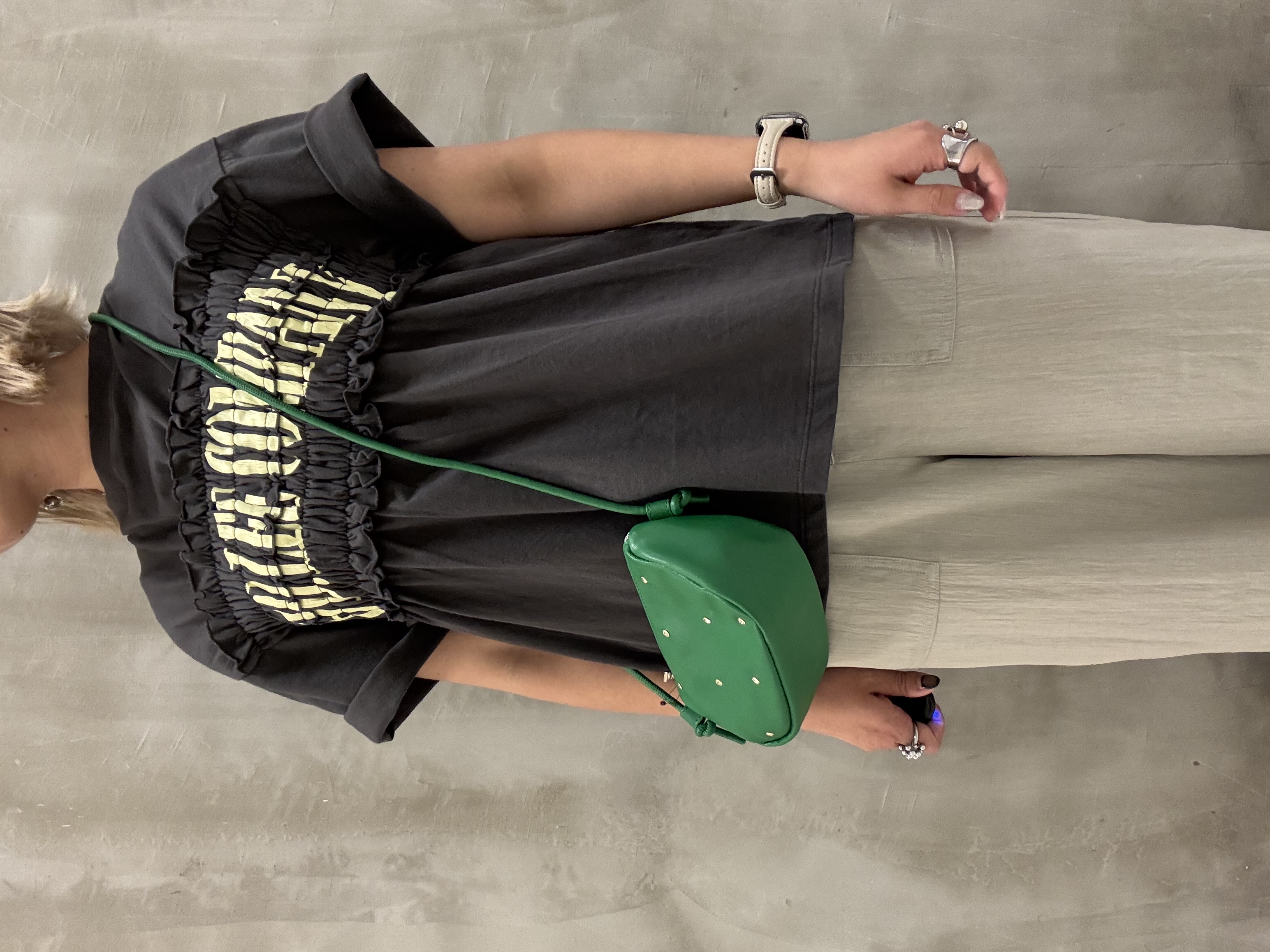 minaさんの「grove｜【Lee】SHIRRING H／S TEE」を使ったコーディネート