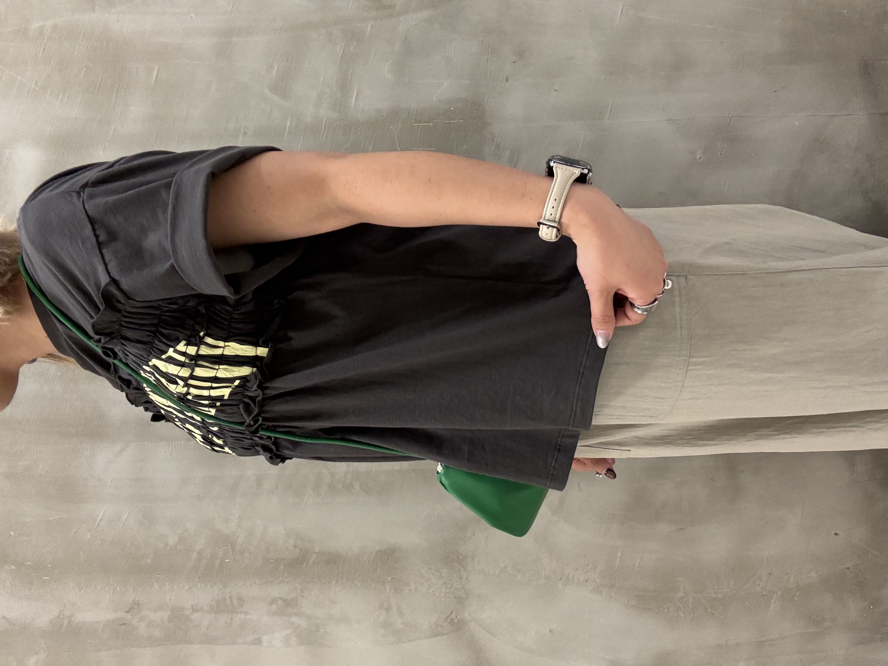 minaさんの「grove｜【Lee】SHIRRING H／S TEE」を使ったコーディネート