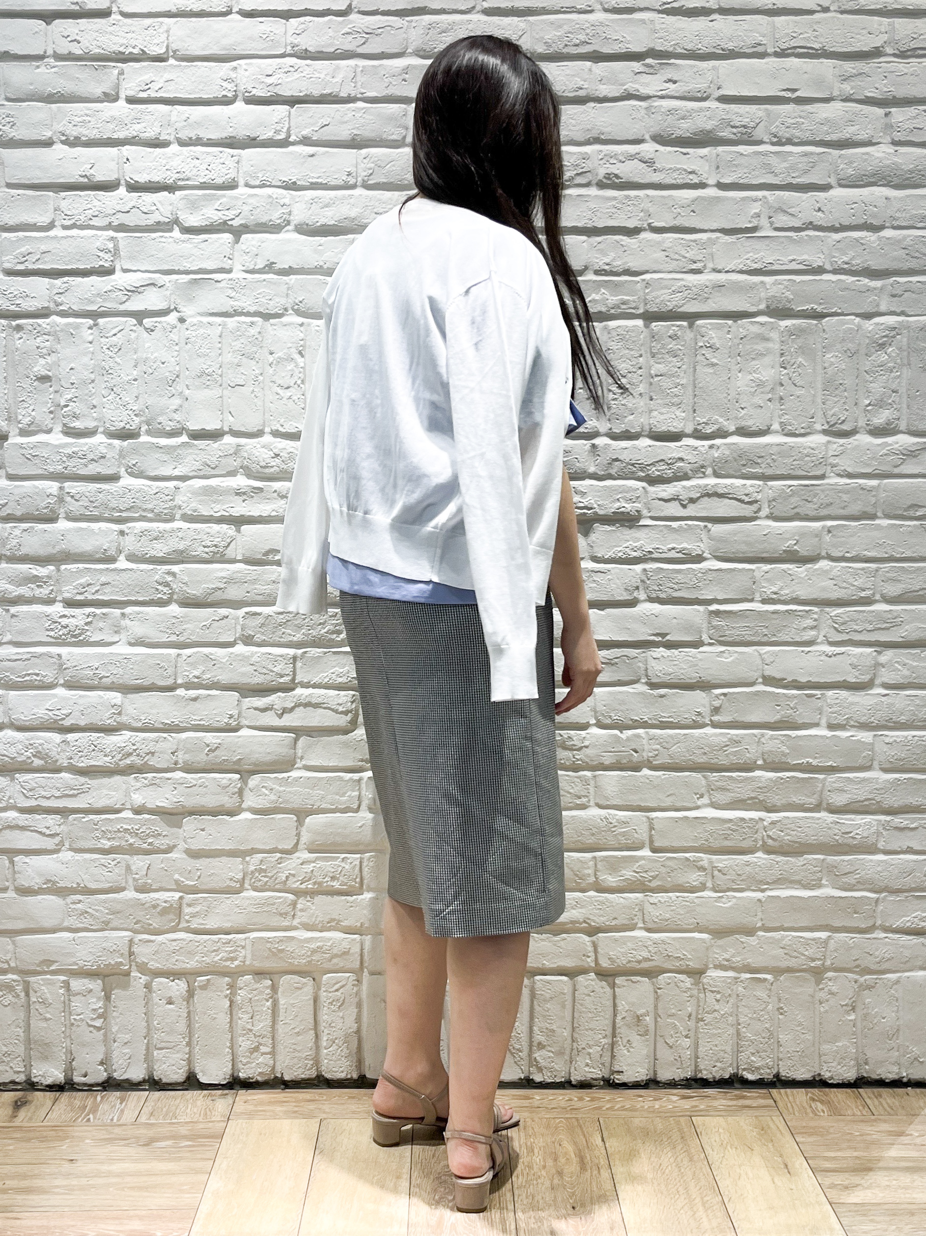 erinaさんの「index｜【接触冷感】ビジューボタンカーディガン《抗ピリング／洗濯機OK》」を使ったコーディネート
