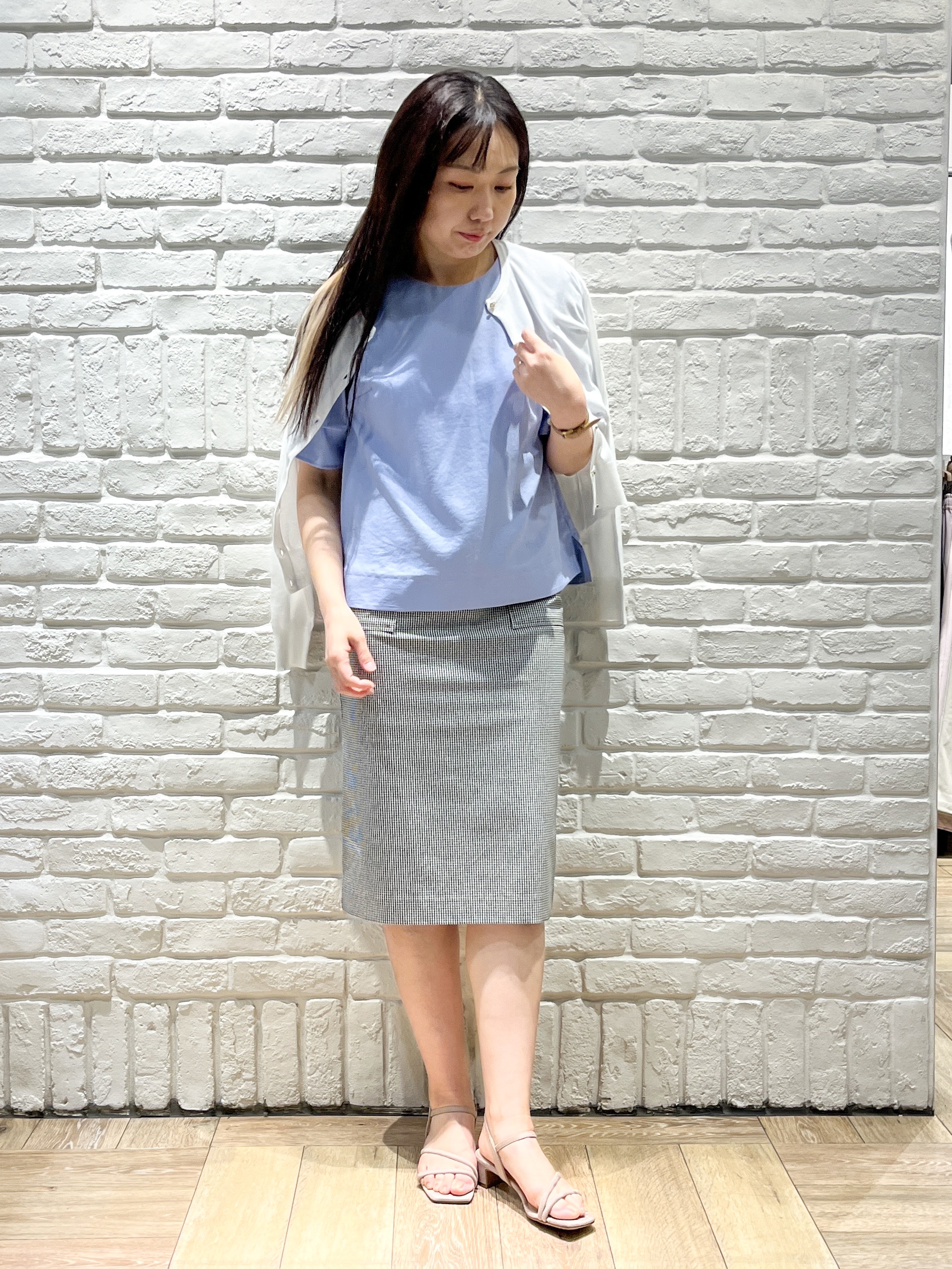 erinaさんの「index｜【接触冷感】ビジューボタンカーディガン《抗ピリング／洗濯機OK》」を使ったコーディネート