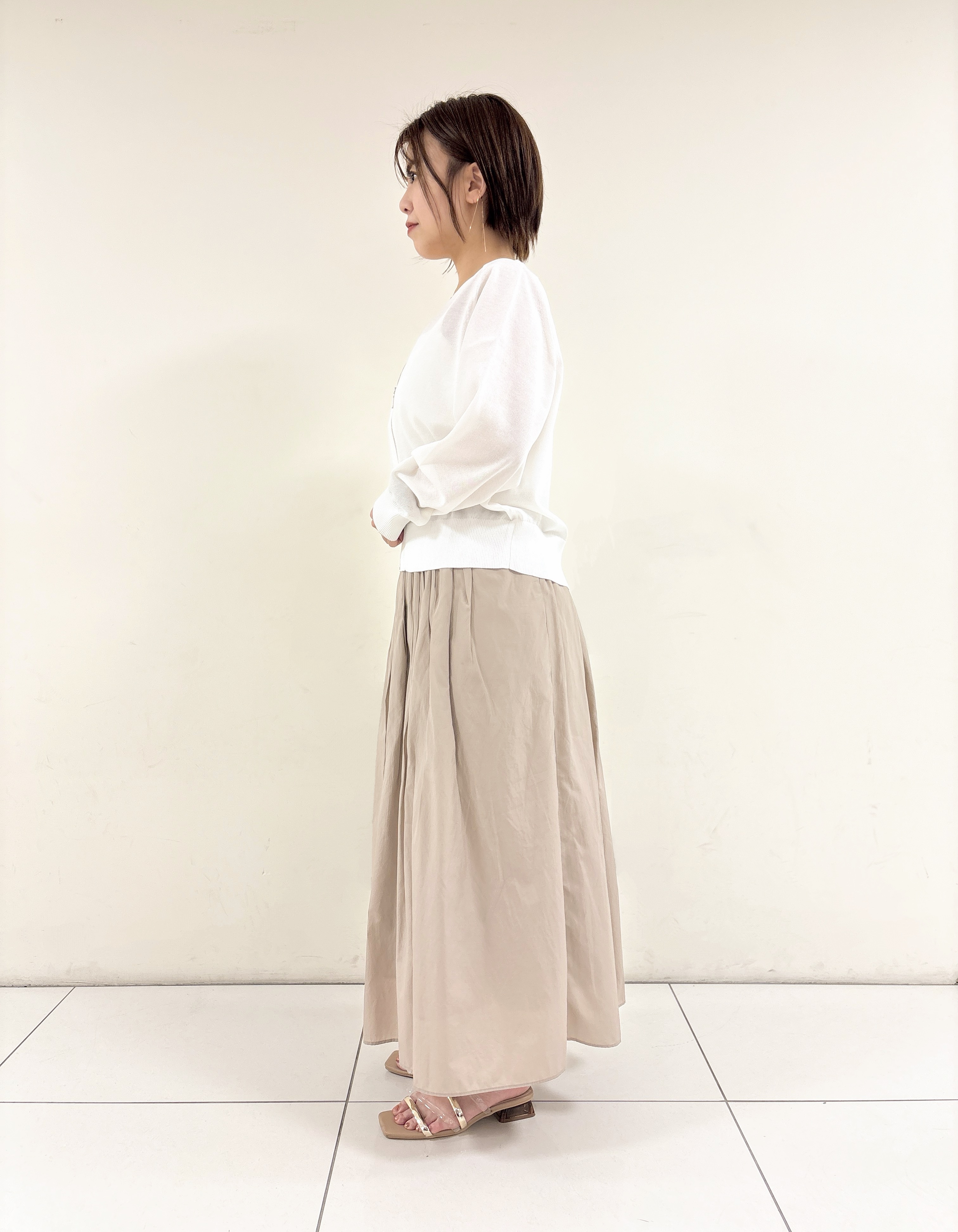 ayumiさんの「UNTITLED｜【アンサンブル可/日除け・冷房対策】シアーレーヨンZIPカーディガン」を使ったコーディネート