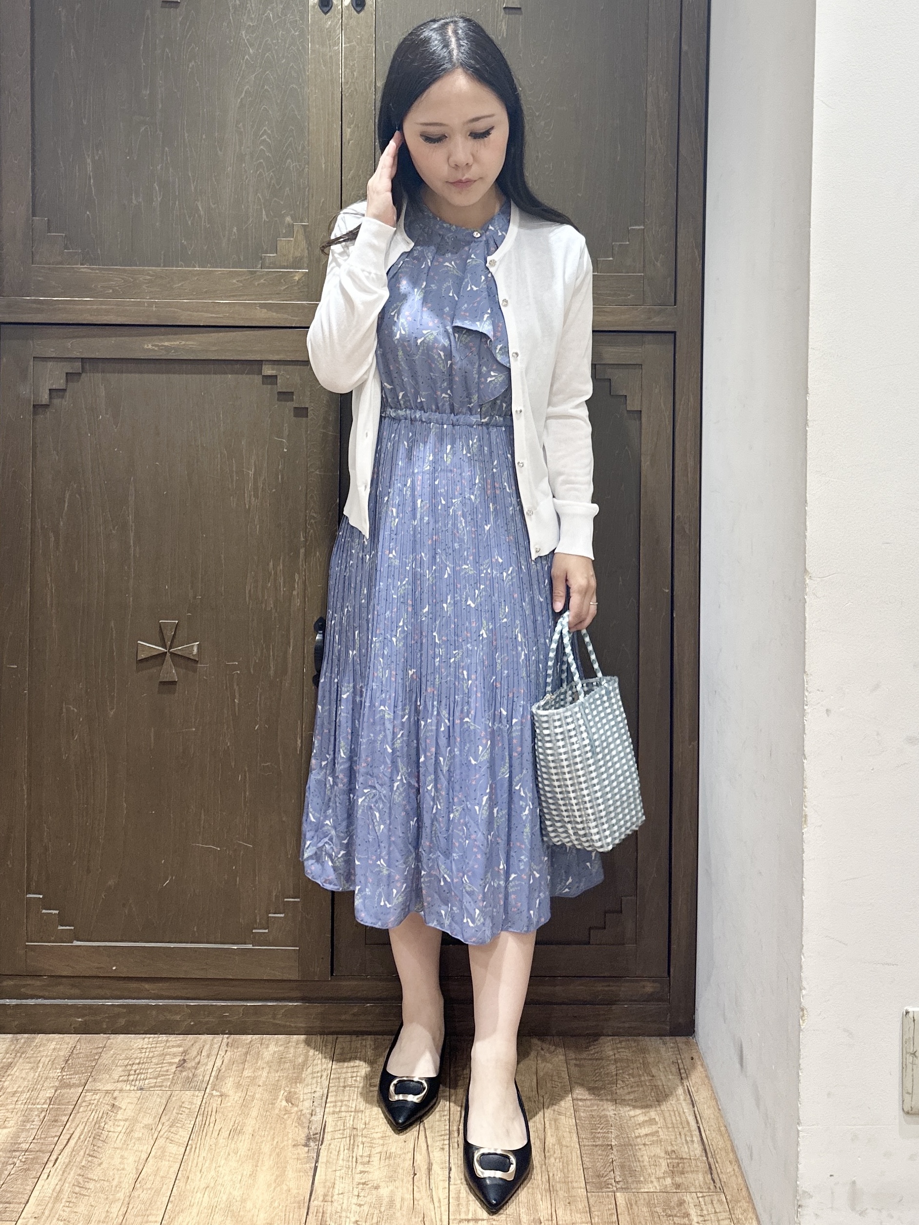 kanaさんの「index｜【接触冷感】ビジューボタンカーディガン《抗ピリング／洗濯機OK》」を使ったコーディネート