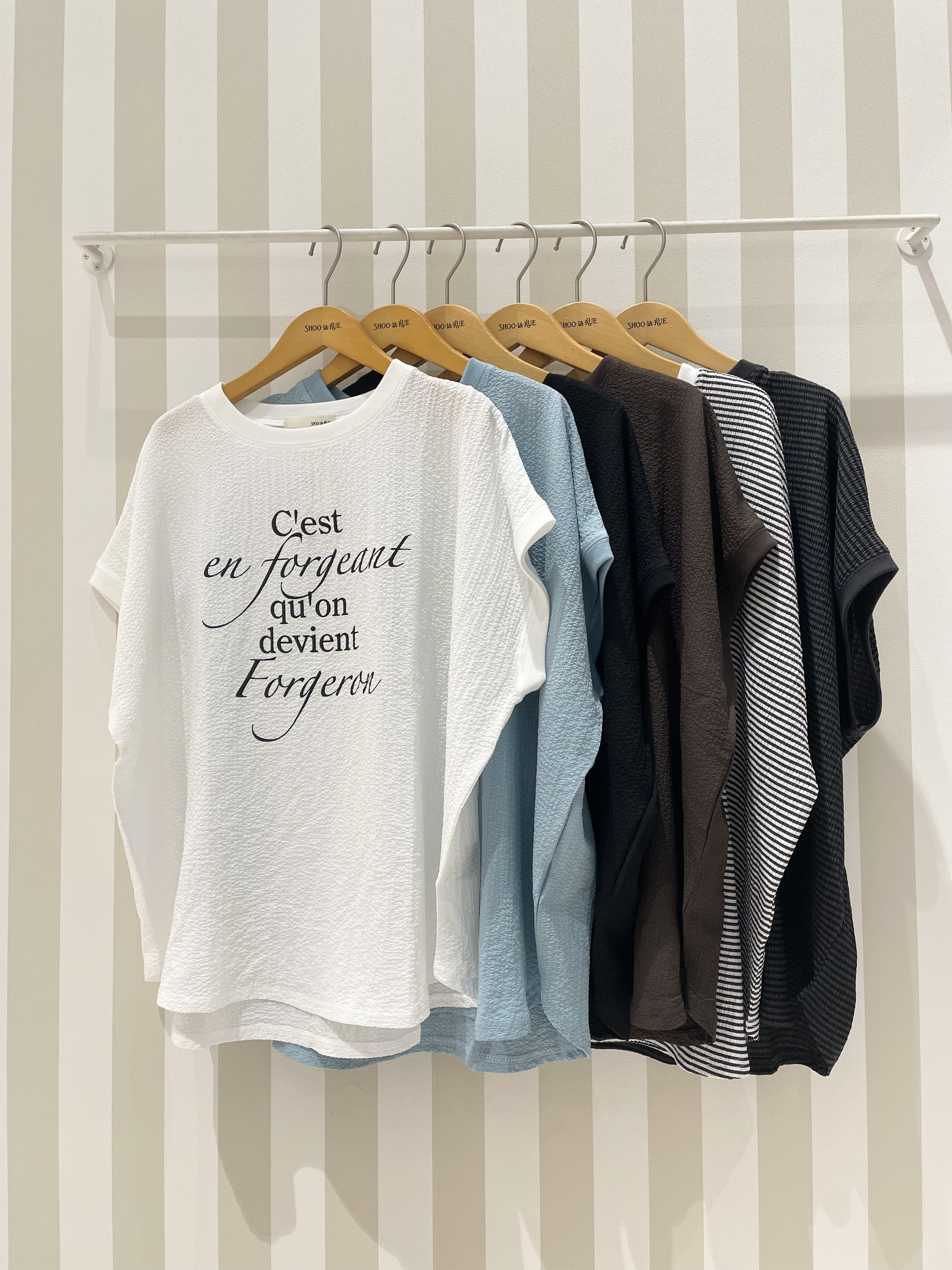 ネコさんの「SHOO･LA･RUE｜【洗濯機可】ぽこぽこさらさら アソートTシャツ」を使ったコーディネート