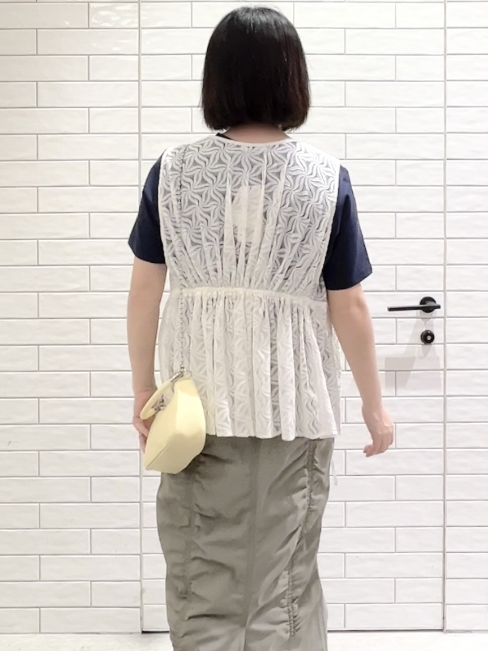 しおりさんの「OPAQUE.CLIP｜レースペプラムジレ【洗濯機OK】」を使ったコーディネート