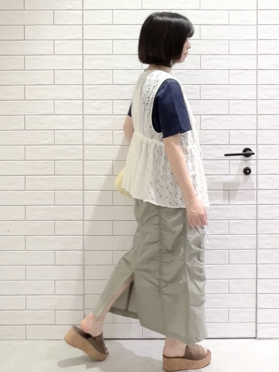 しおりさんの「OPAQUE.CLIP｜レースペプラムジレ【洗濯機OK】」を使ったコーディネート