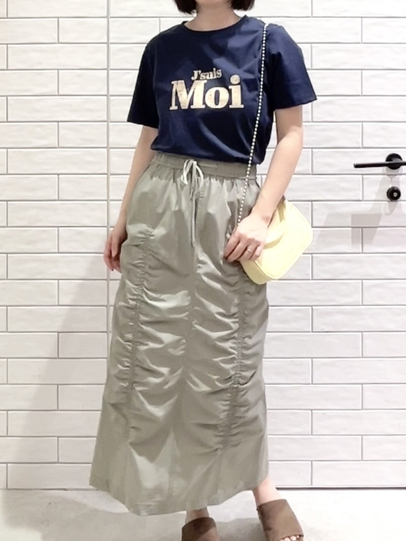 しおりさんの「OPAQUE.CLIP｜アソートロゴTシャツ【洗濯機OK】」を使ったコーディネート