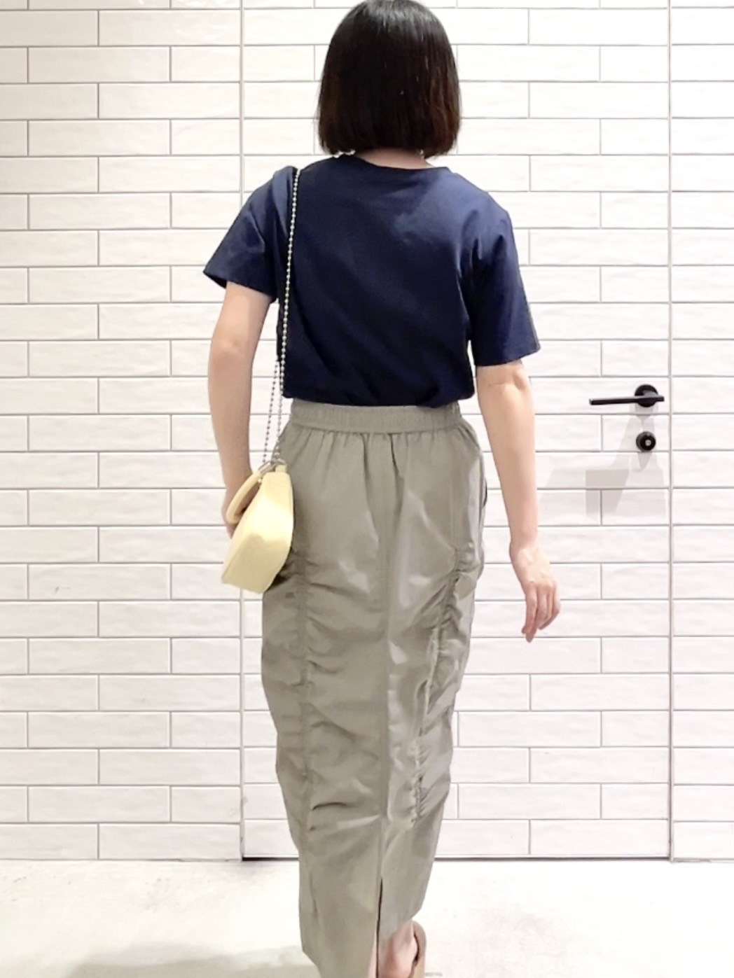 しおりさんの「OPAQUE.CLIP｜アソートロゴTシャツ【洗濯機OK】」を使ったコーディネート
