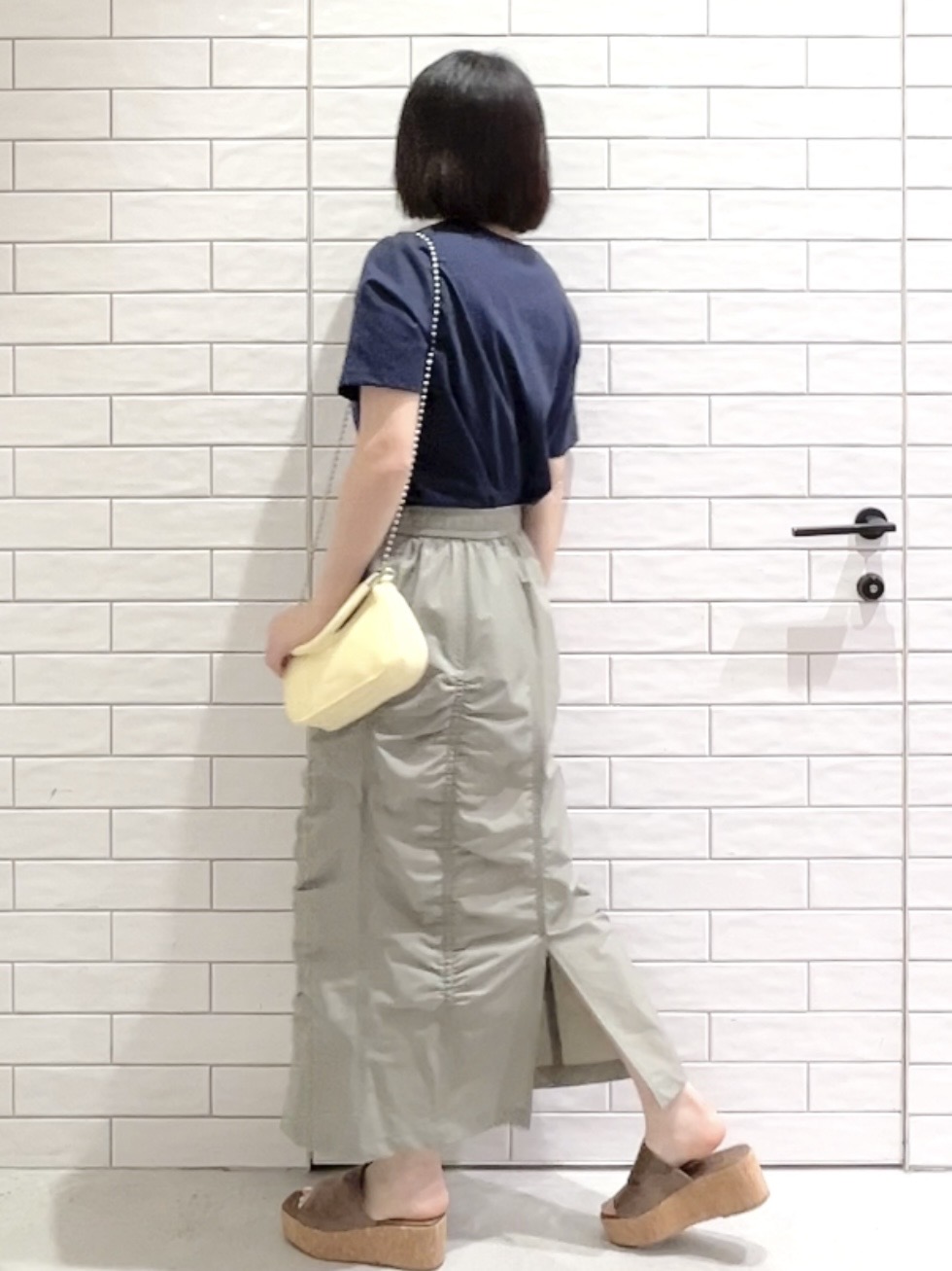 しおりさんの「OPAQUE.CLIP｜アソートロゴTシャツ【洗濯機OK】」を使ったコーディネート