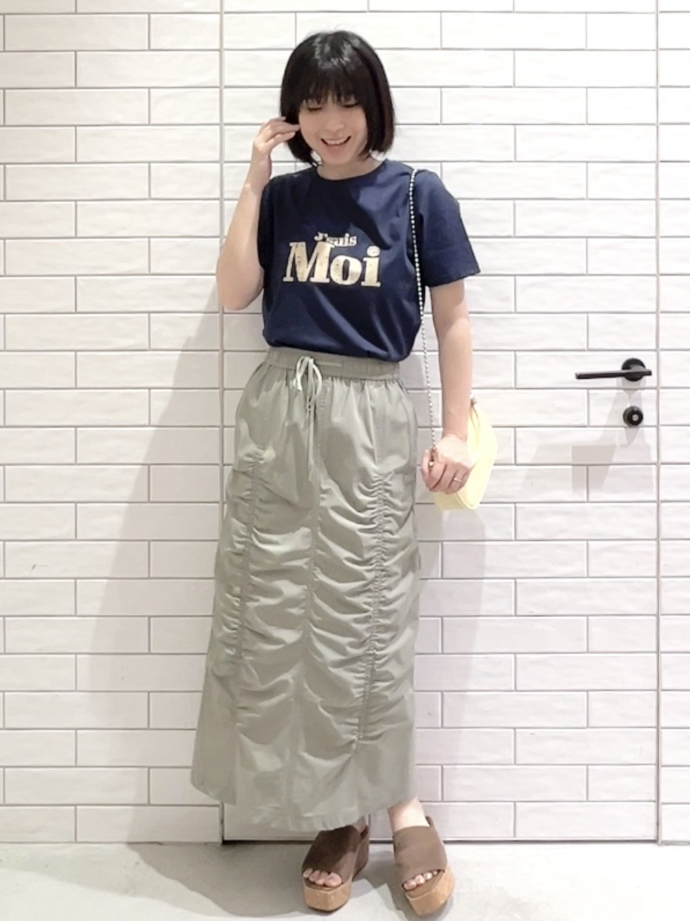 しおりさんの「OPAQUE.CLIP｜アソートロゴTシャツ【洗濯機OK】」を使ったコーディネート