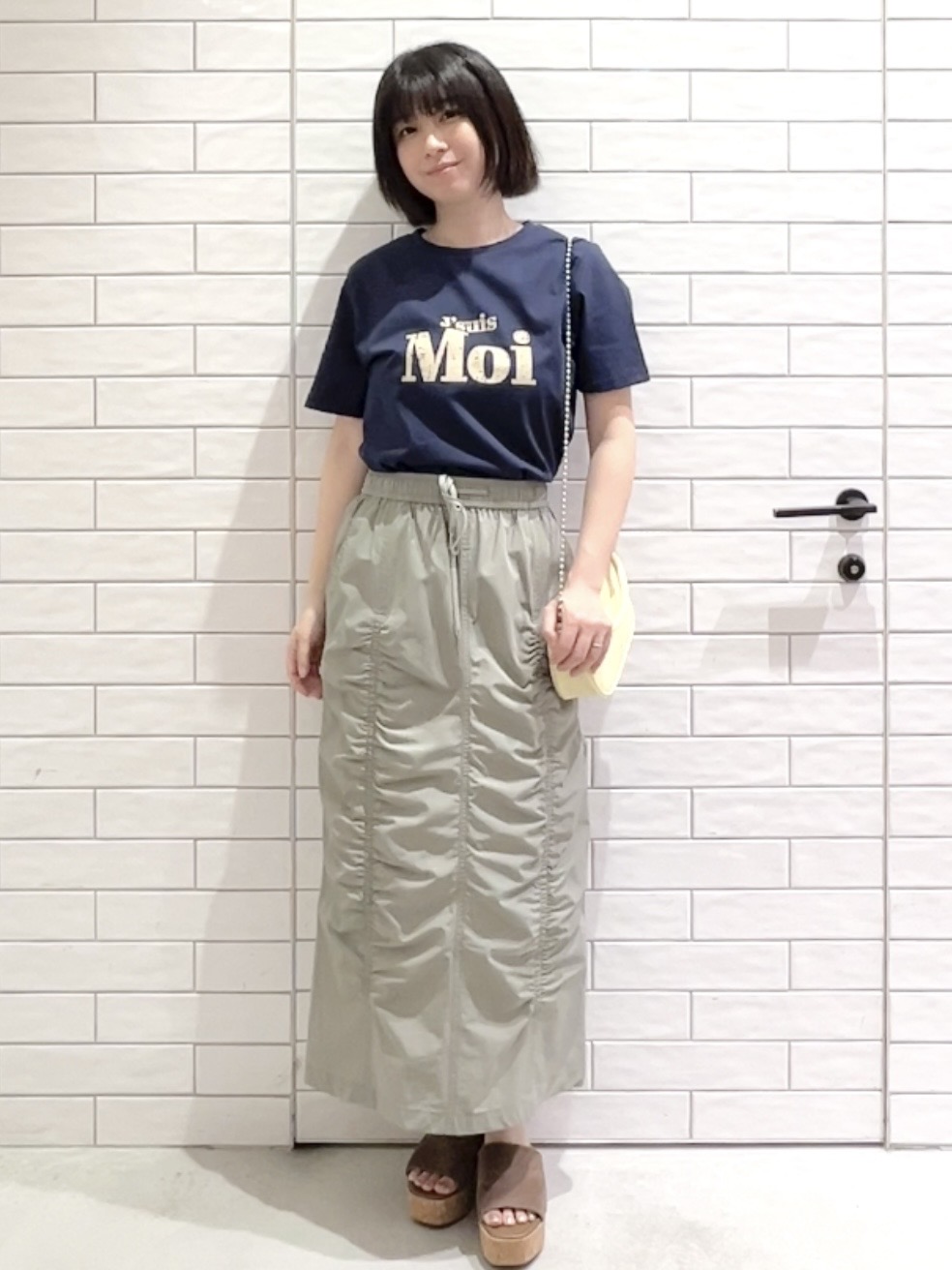 しおりさんの「OPAQUE.CLIP｜アソートロゴTシャツ【洗濯機OK】」を使ったコーディネート