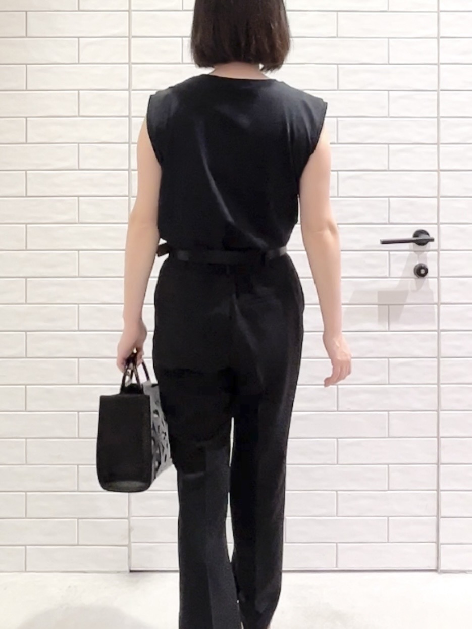 しおりさんの「OPAQUE.CLIP｜マルチボーダーアソート ノースリーブTシャツ【洗濯機OK】」を使ったコーディネート