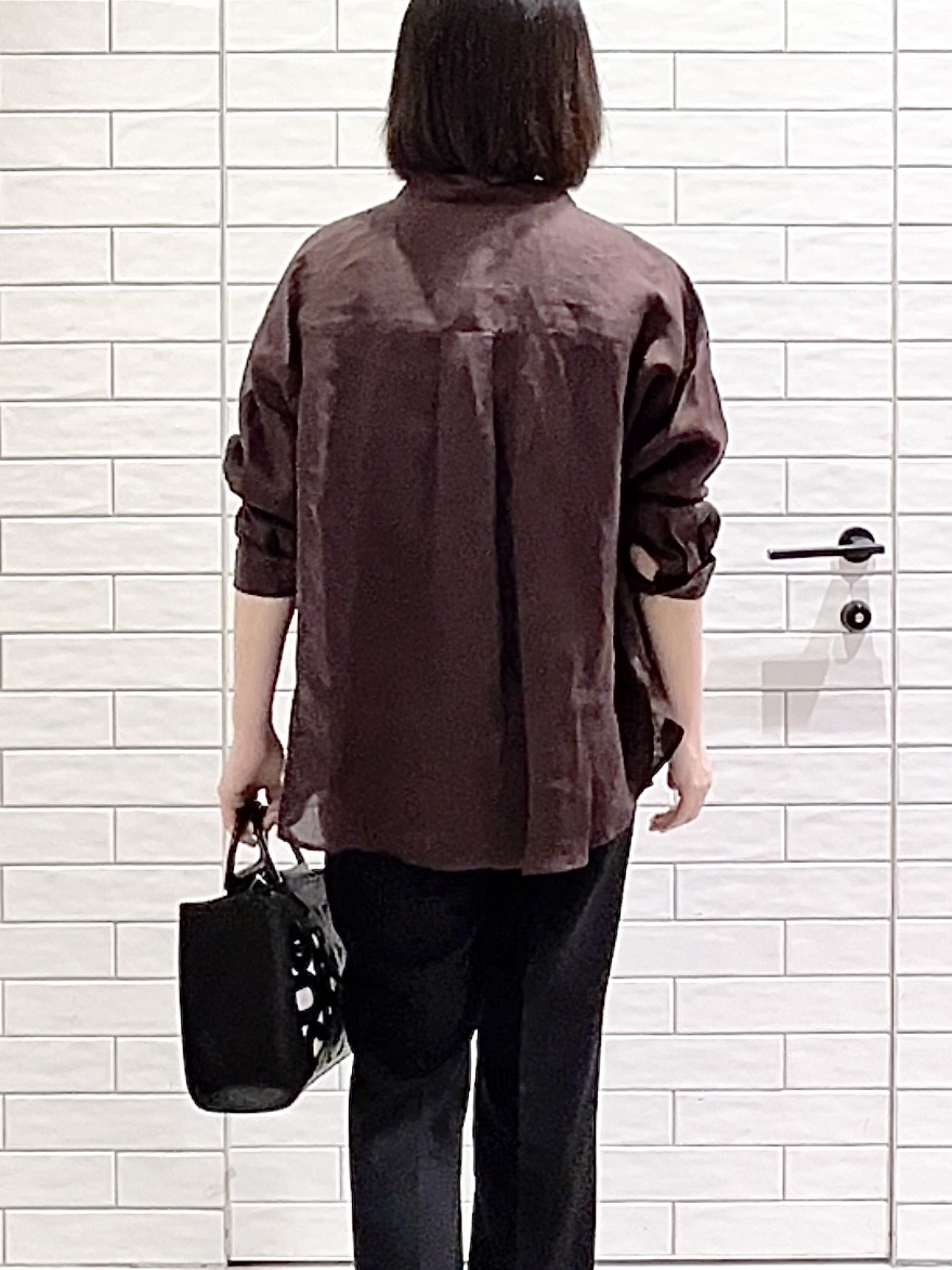 しおりさんの「OPAQUE.CLIP｜フレンチリネンシャツ／カシュクール【洗濯機OK】《5col》」を使ったコーディネート