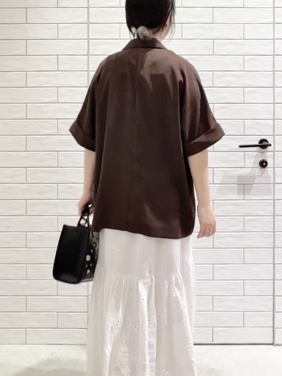 しおりさんの「OPAQUE.CLIP｜【接触冷感／吸水速乾／防シワ】リネンライクテーラードジャケット《洗濯機OK》」を使ったコーディネート
