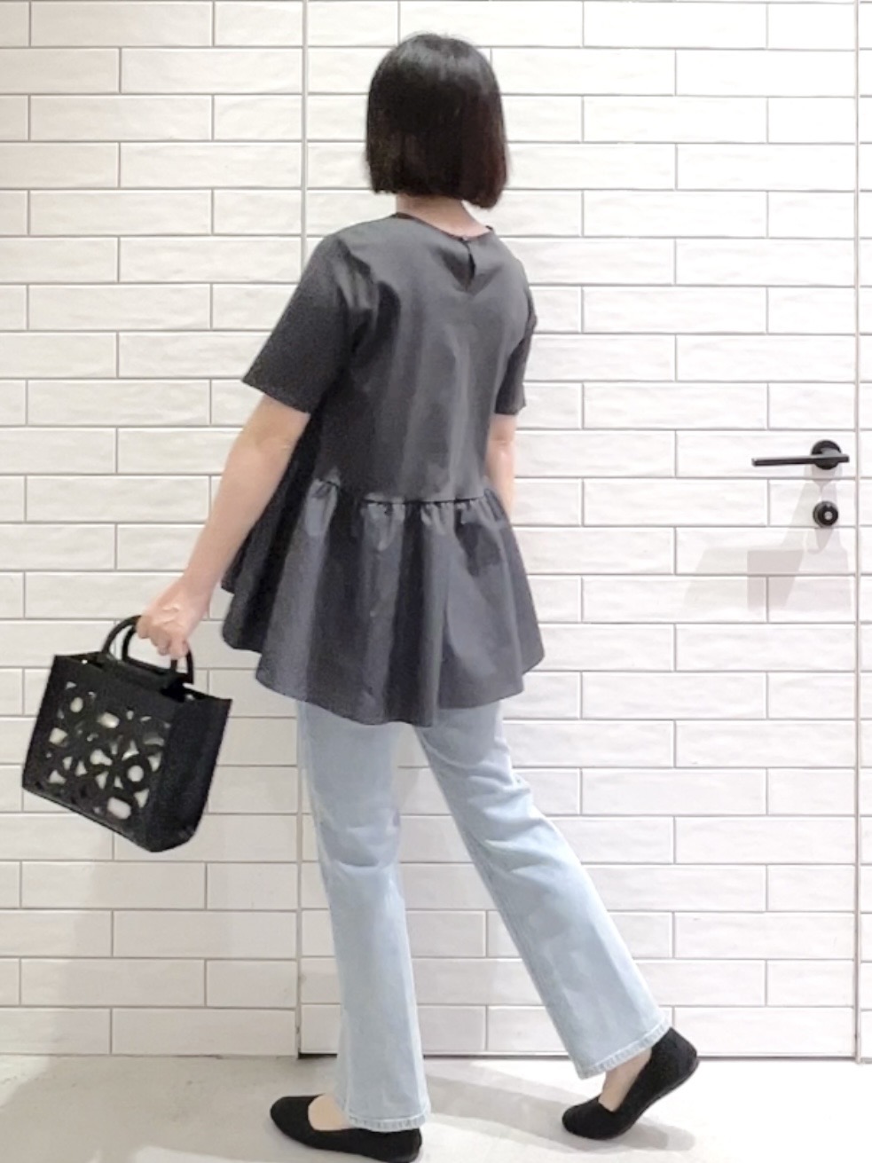 しおりさんの「OPAQUE.CLIP｜ペプラムドッキングカットソー【洗濯機OK】」を使ったコーディネート