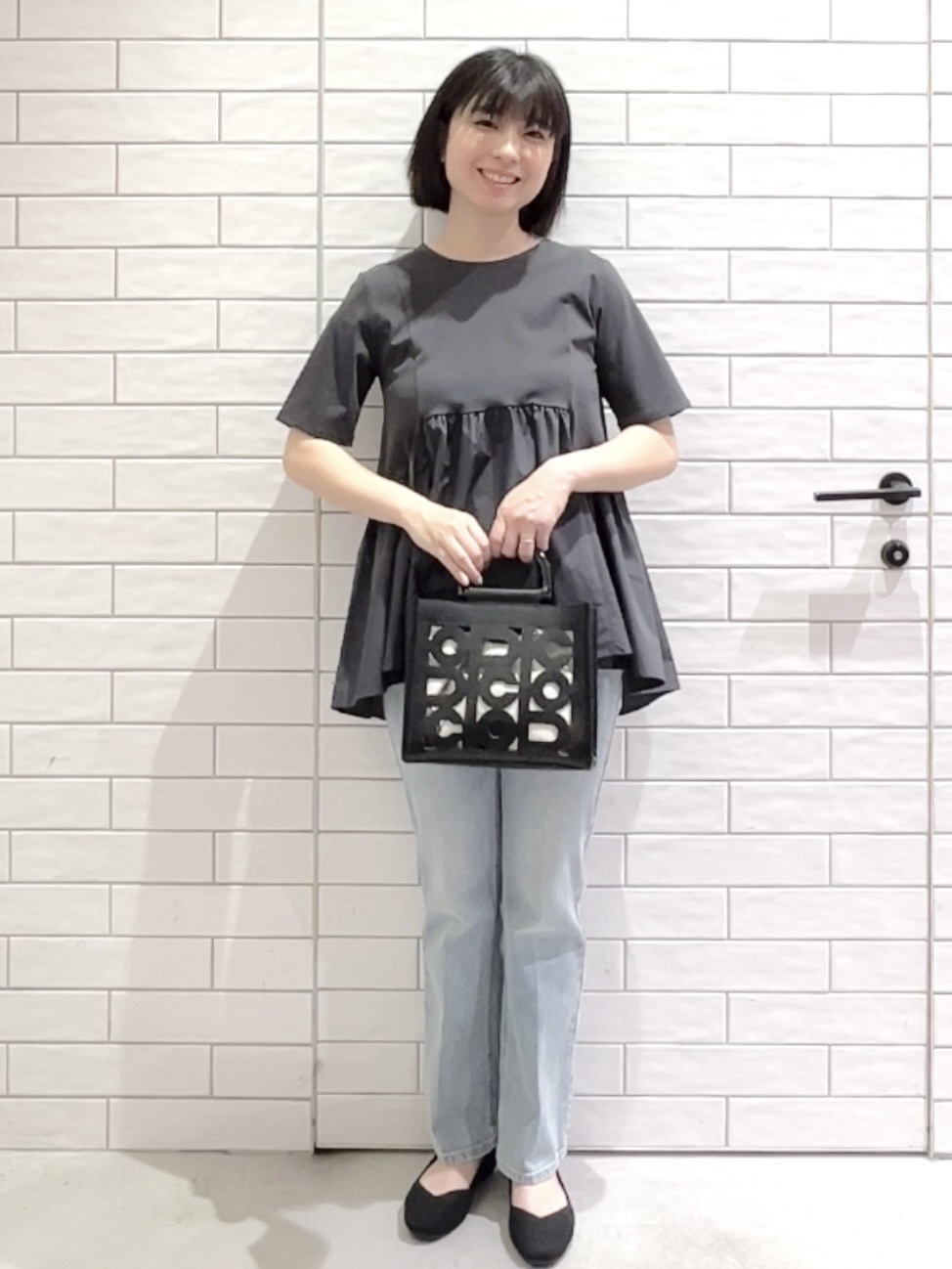 しおりさんの「OPAQUE.CLIP｜ペプラムドッキングカットソー【洗濯機OK】」を使ったコーディネート