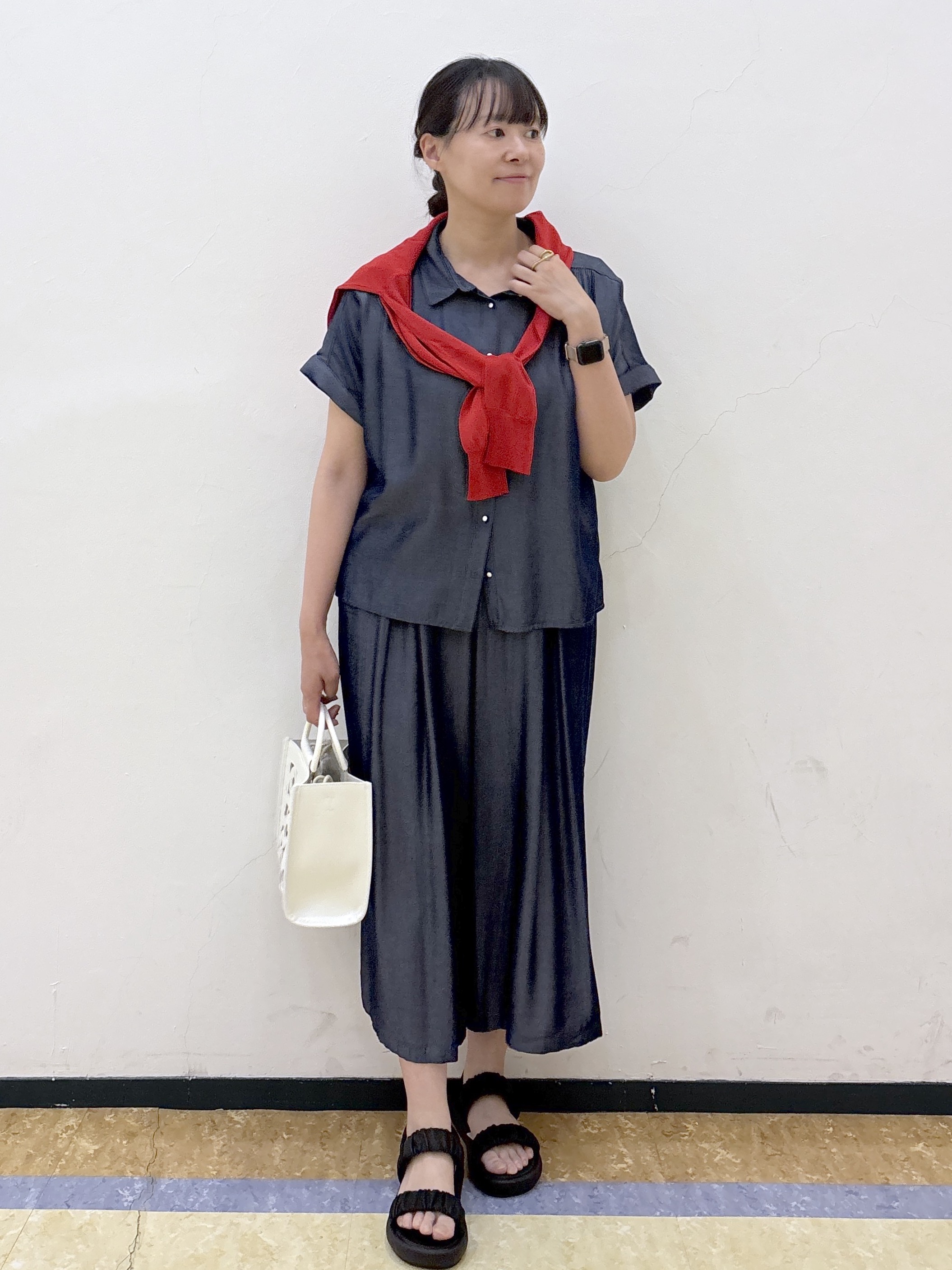 akariさんの「index｜【接触冷感】ビジューボタンカーディガン《抗ピリング／洗濯機OK》」を使ったコーディネート