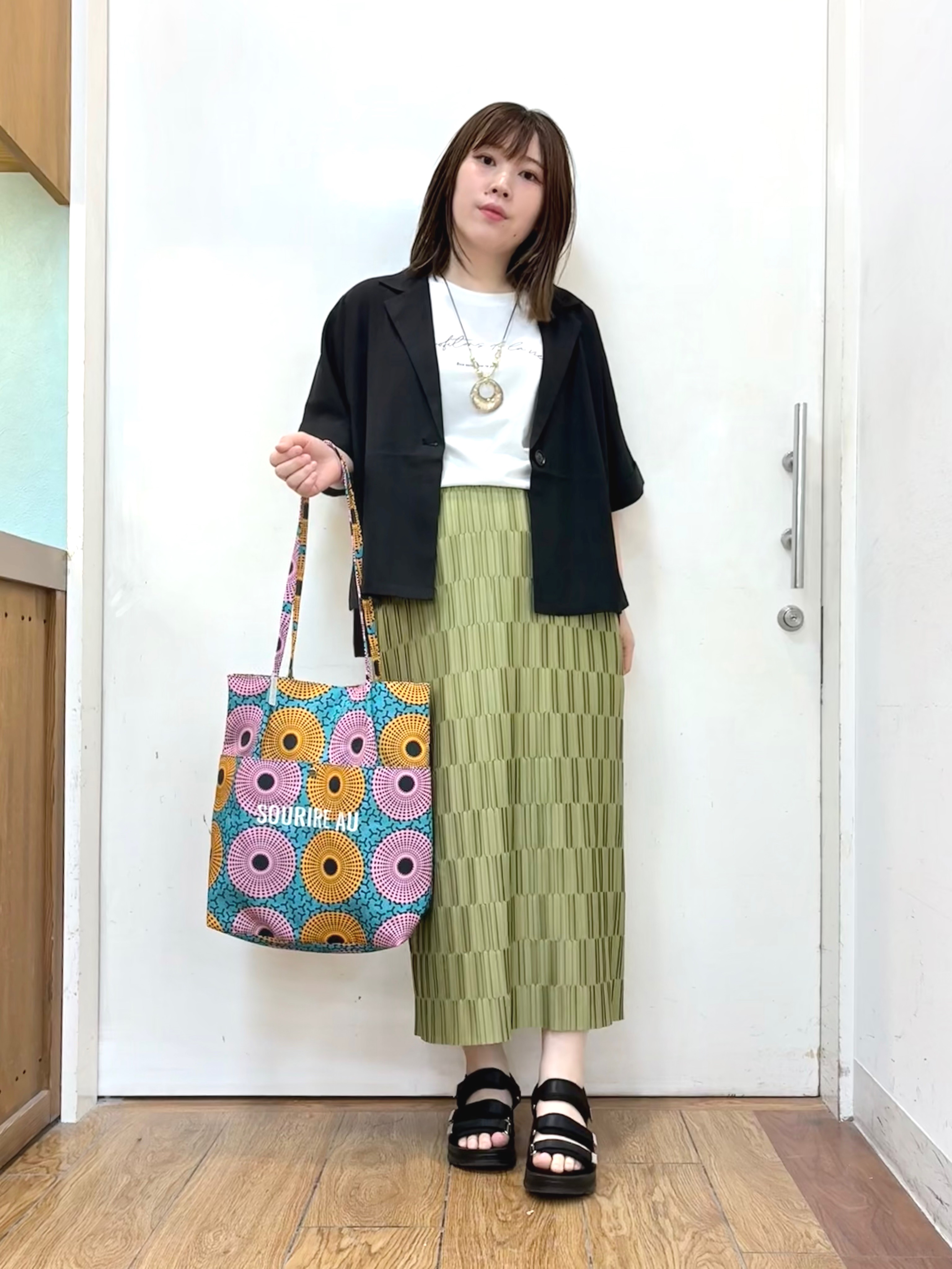 だいわさんの「SHOO･LA･RUE｜【セットアップ可/洗濯後しわになりにくい/S-LL】半袖とろみテーラードジャケット」を使ったコーディネート