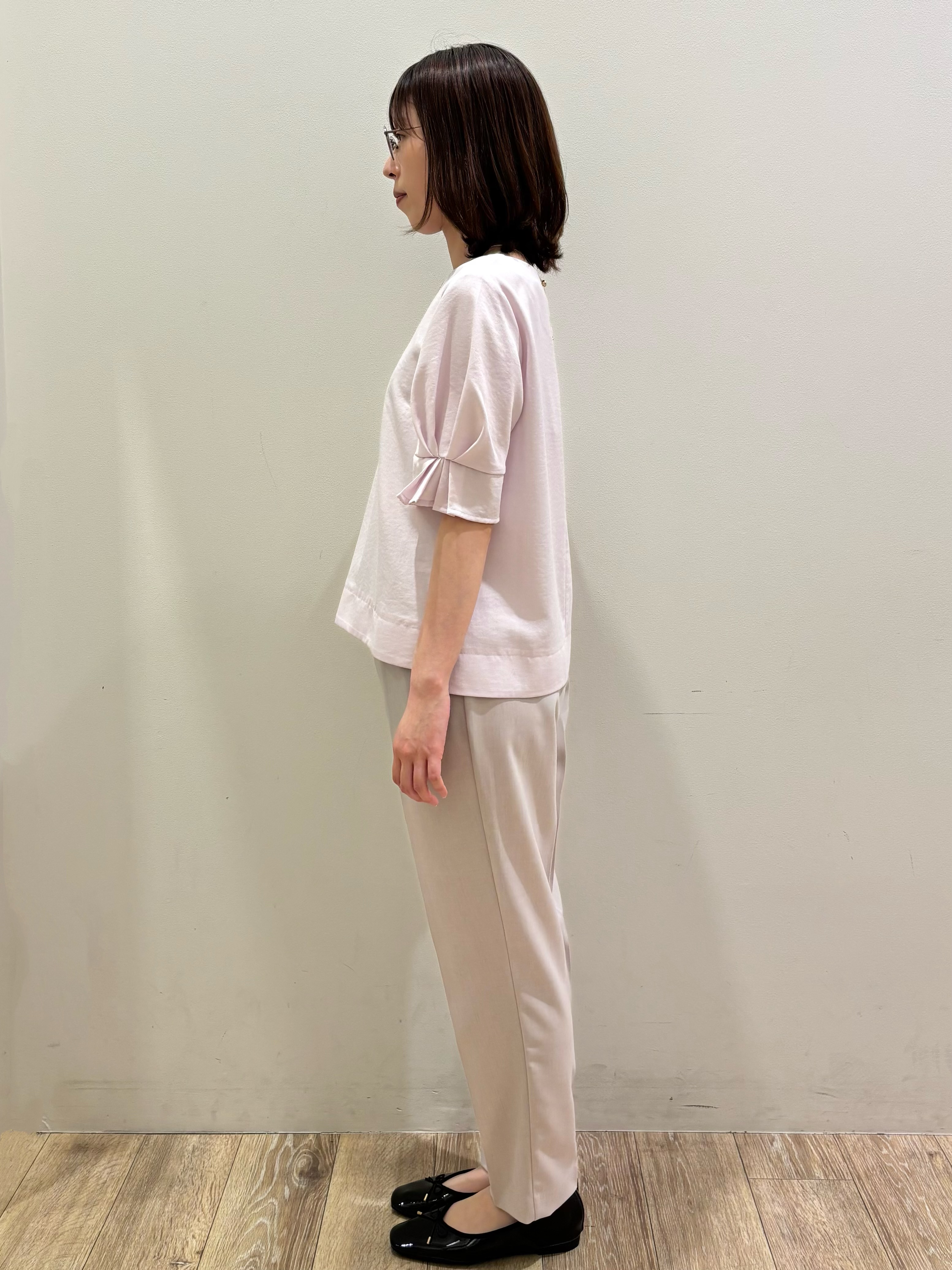 honamiさんの「index｜【接触冷感／吸水速乾】タックパフスリーブブラウス《防シワ／洗濯機OK／XS～3L／8col》」を使ったコーディネート