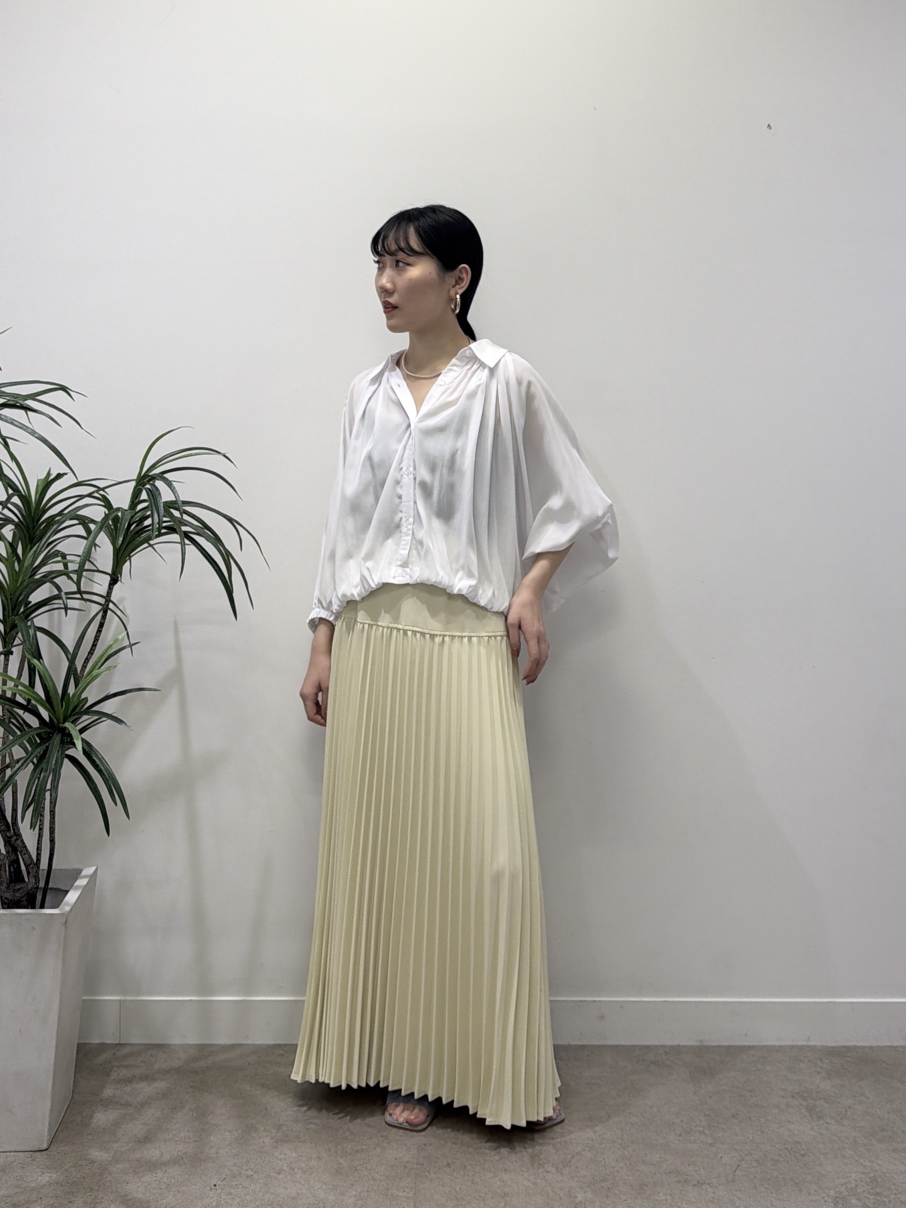 rinaさんの「INDIVI｜バルーンシアーブラウス【接触冷感】」を使ったコーディネート