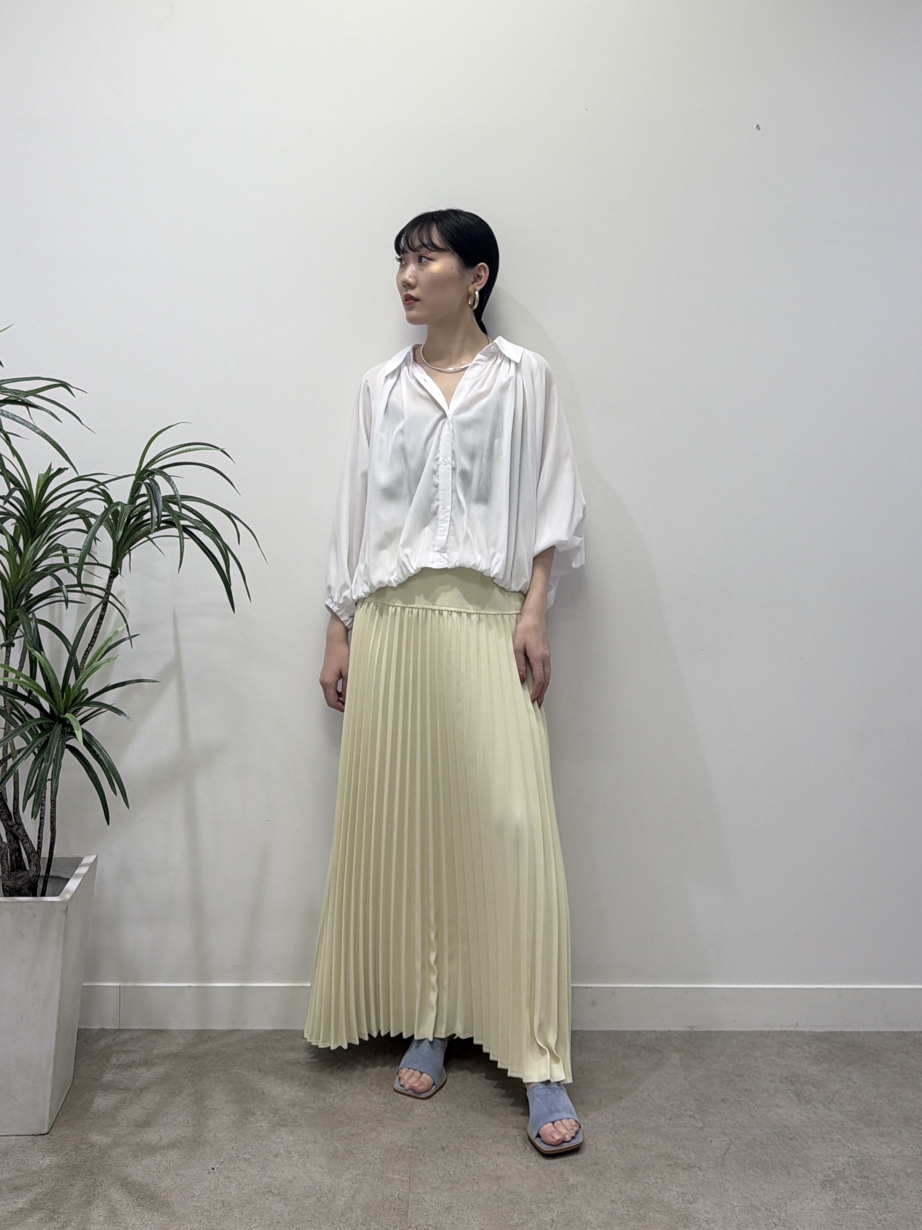 rinaさんの「INDIVI｜バルーンシアーブラウス【接触冷感】」を使ったコーディネート